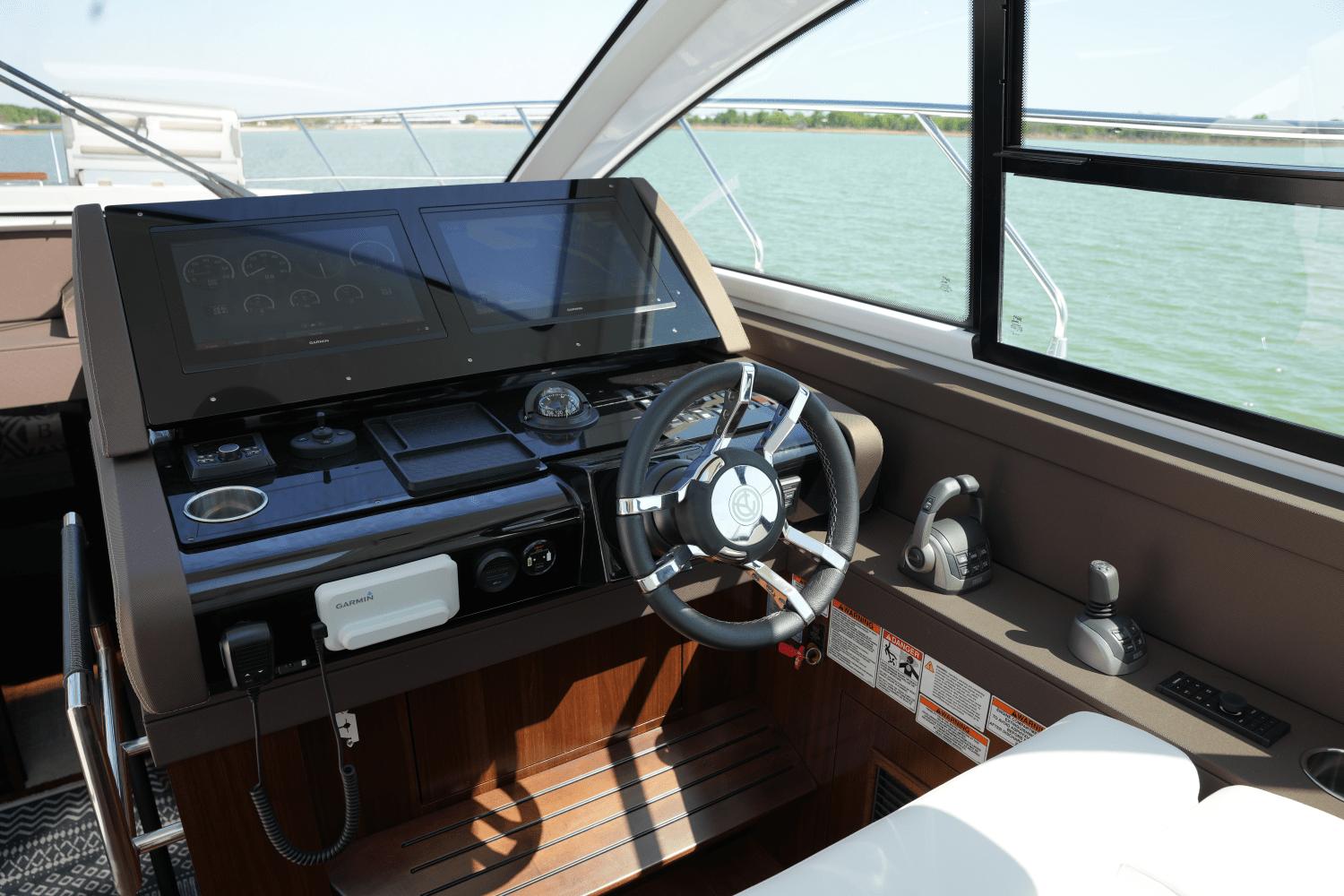 2022-cruisers-yachts-54-cantius-power-9729215-978294385-0-150520250826-41