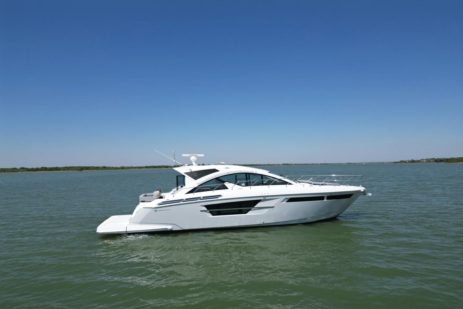 2022-cruisers-yachts-54-cantius-power-9729215-978294387-0-150520250826-3