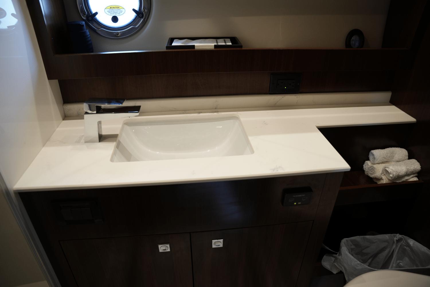 2022-cruisers-yachts-54-cantius-power-9729215-978294390-0-150520250827-71