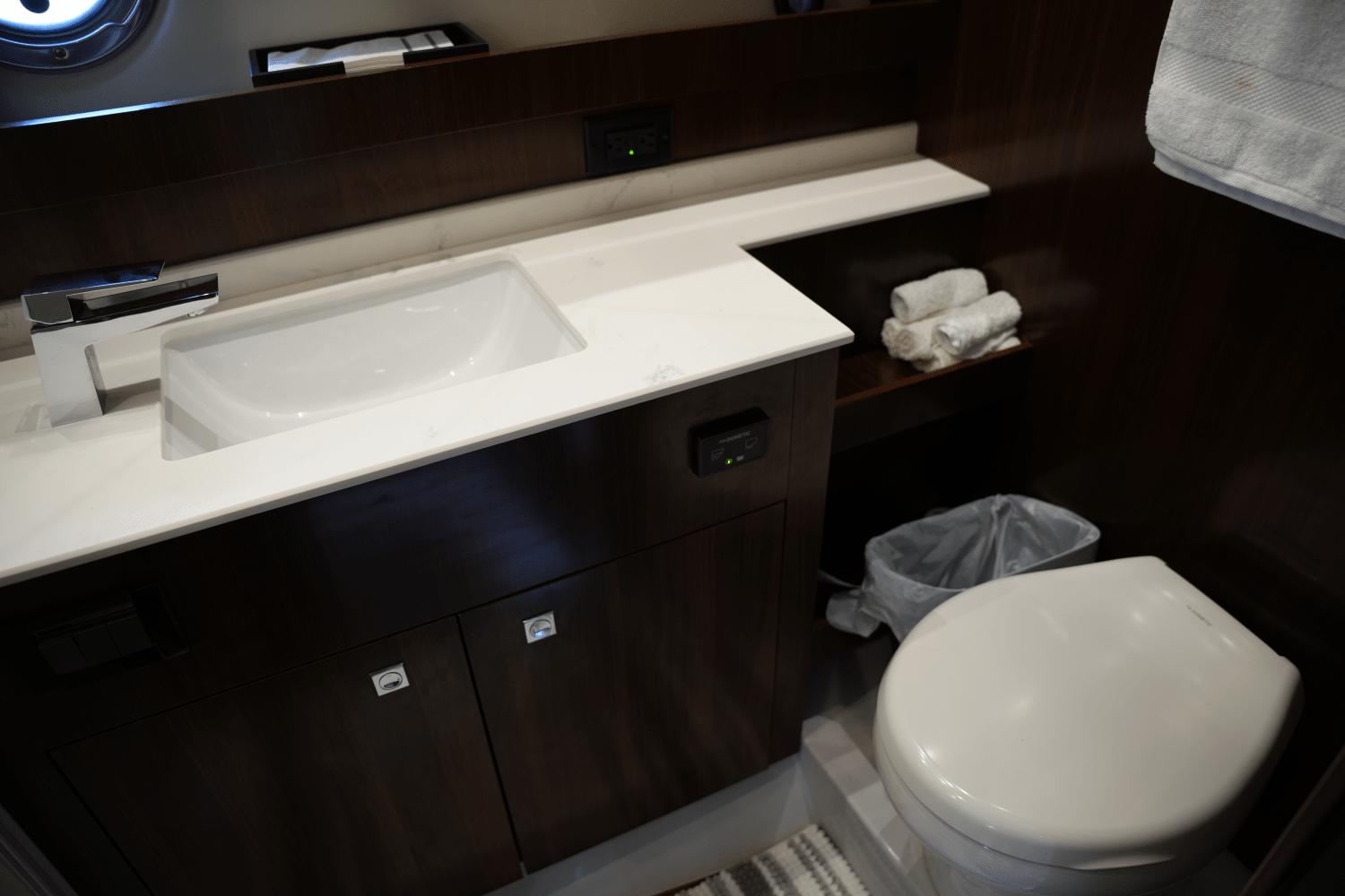2022-cruisers-yachts-54-cantius-power-9729215-978294396-0-150520250827-69