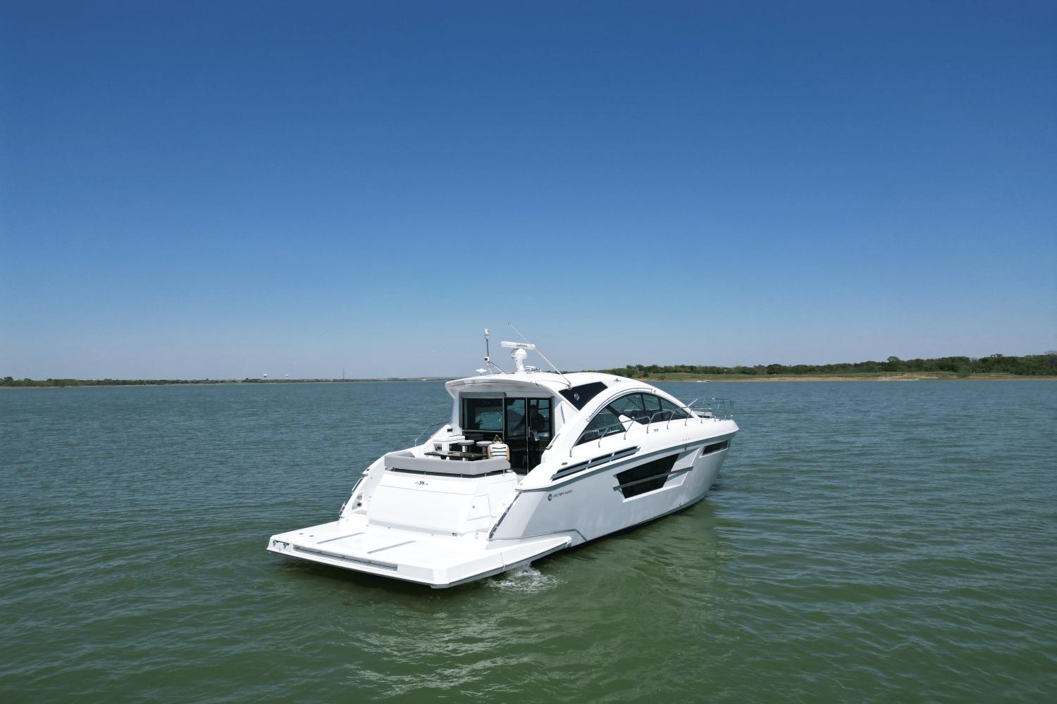 2022-cruisers-yachts-54-cantius-power-9729215-978294406-0-150520250826-1