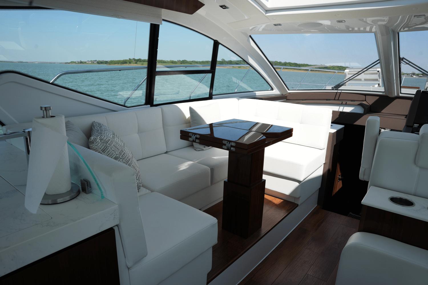 2022-cruisers-yachts-54-cantius-power-9729215-978294408-0-150520250826-36