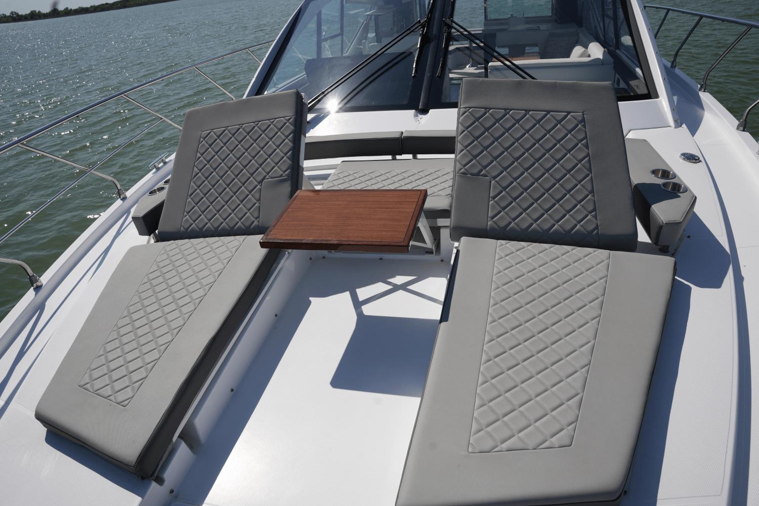 2022-cruisers-yachts-54-cantius-power-9729215-978294413-0-150520250826-15