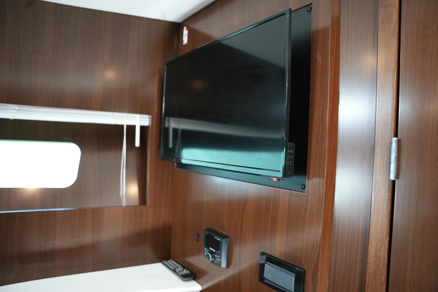 2022-cruisers-yachts-54-cantius-power-9729215-978294426-0-150520250826-54