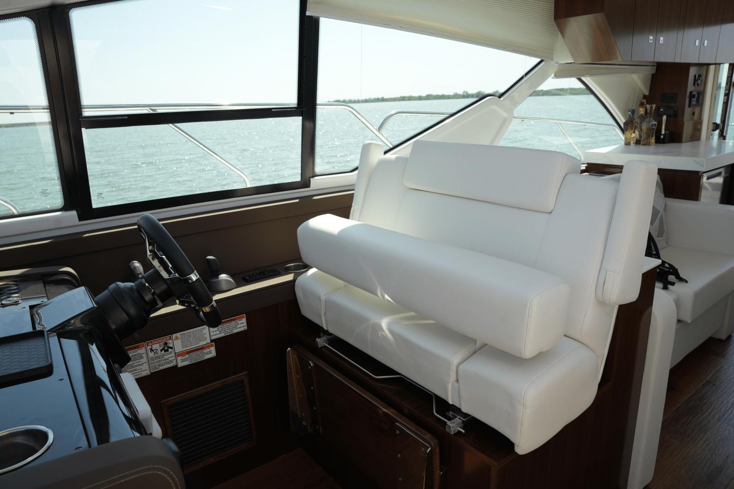 2022-cruisers-yachts-54-cantius-power-9729215-978294431-0-150520250826-39