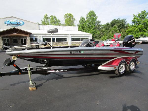 2011 Triton boat for sale, model of the boat is 21XS Elite & Image # 2 of 57