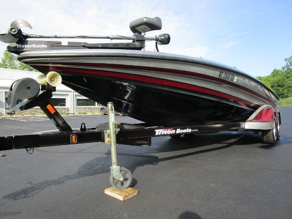 2011 Triton boat for sale, model of the boat is 21XS Elite & Image # 15 of 57