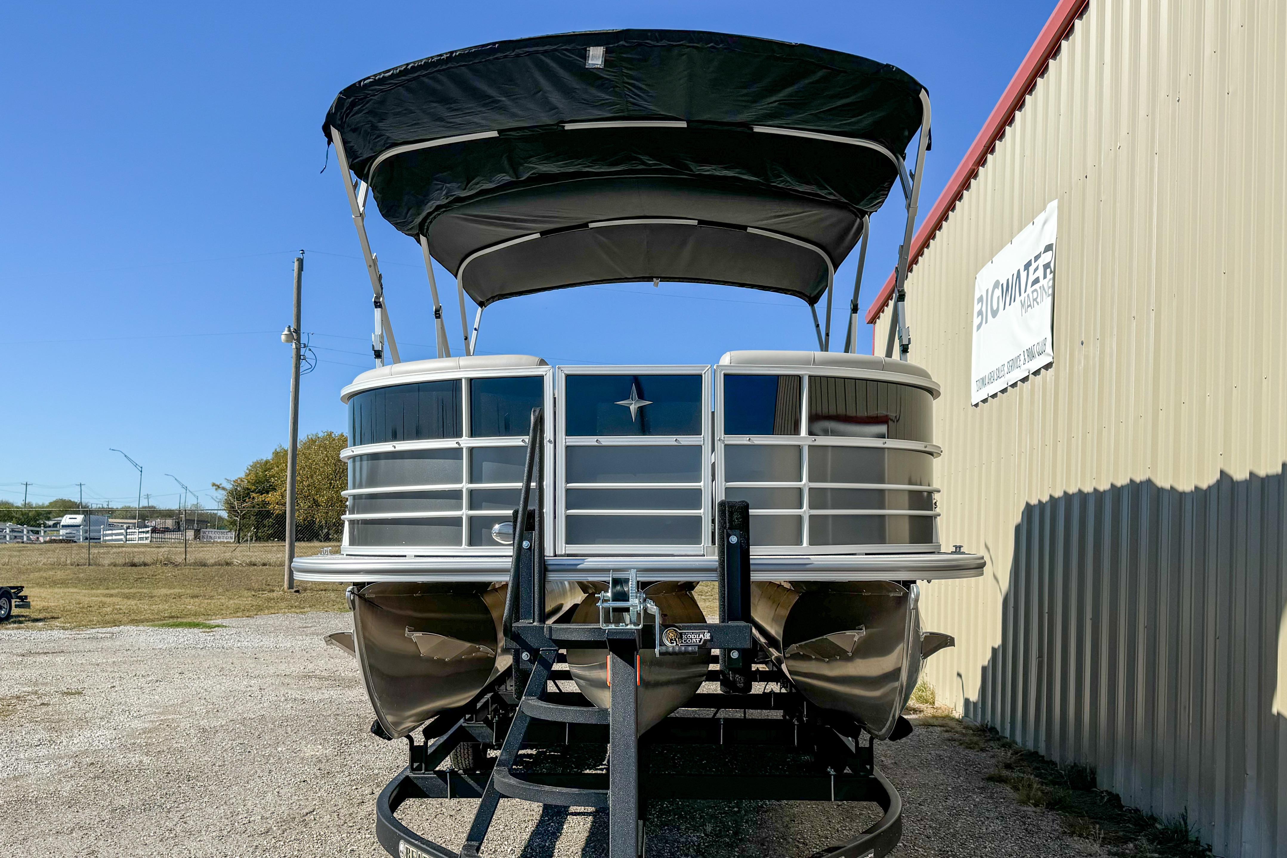 2024 Berkshire 24RFX LE / Suzuki 140 HP - Image 5