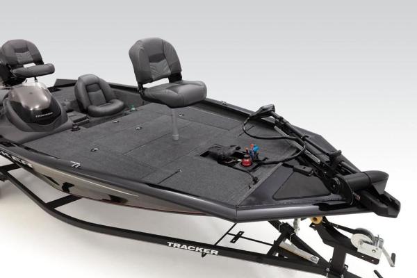 2022 Tracker Boats boat for sale, model of the boat is Pro Team™ 195 TXW & Image # 5 of 32