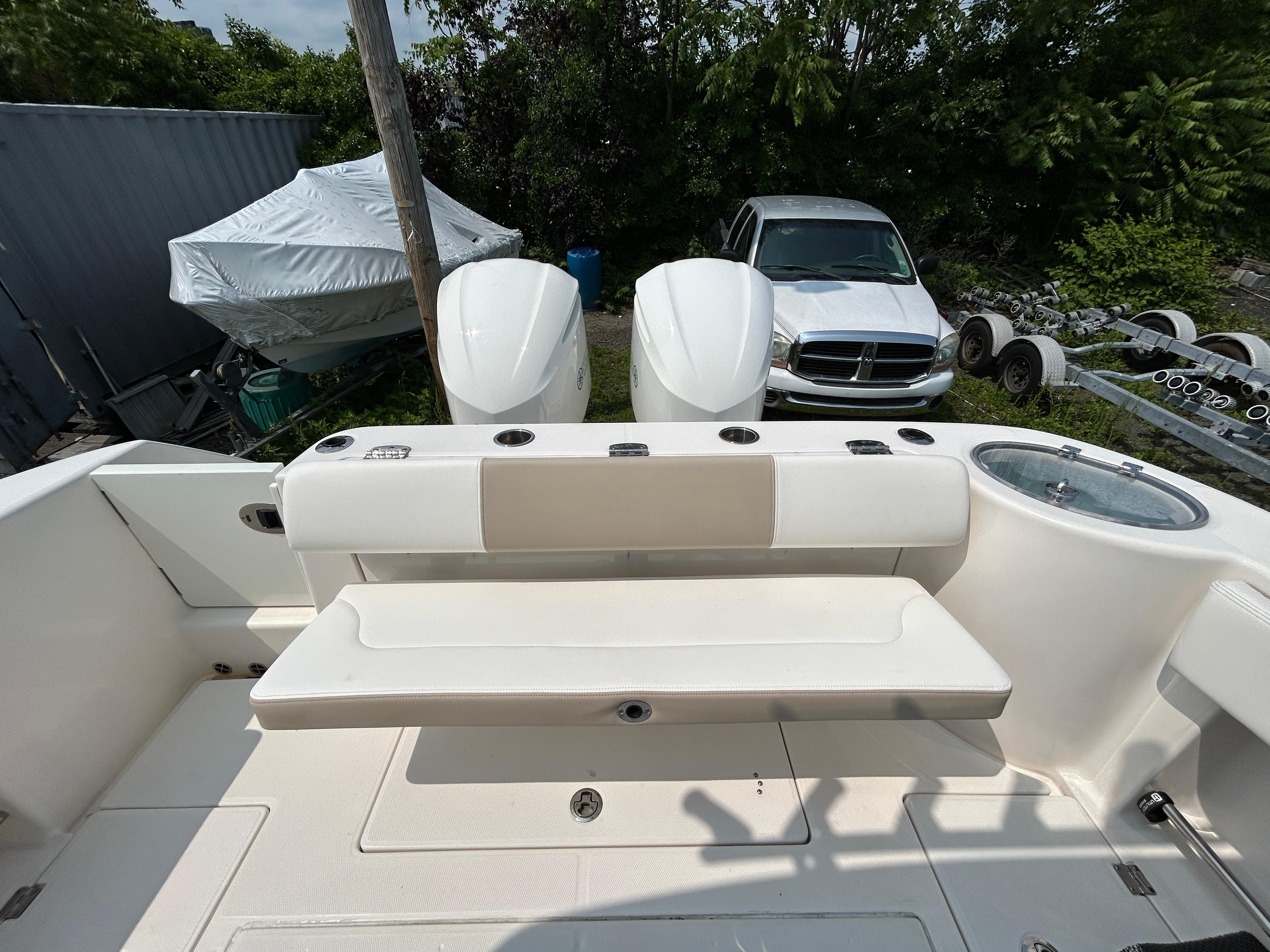 2018-robalo-r302-center-console-power-9819227-20250611131950924-1_XLARGE