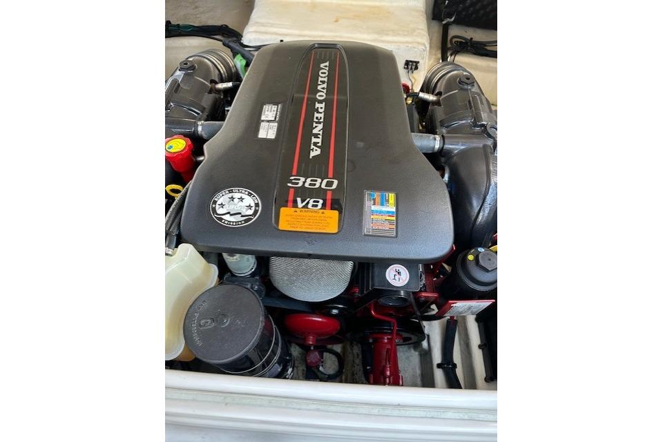 Volvo Penta 380 V8 engine in 2016 Chaparral 264 Sunesta boat.