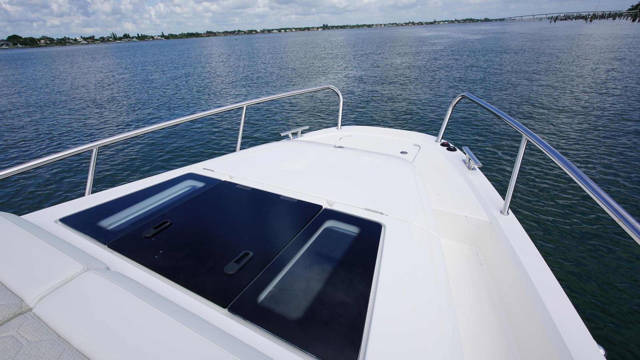 Nimbus-Weekender 11 #60 2025-In-Stock 2025 Nimbus W11 #60 FL-US-Nimbus Weekender 11 #60, 2025 model, cruising on calm waters under a cloudy sky.-9829239 | Thumbnail