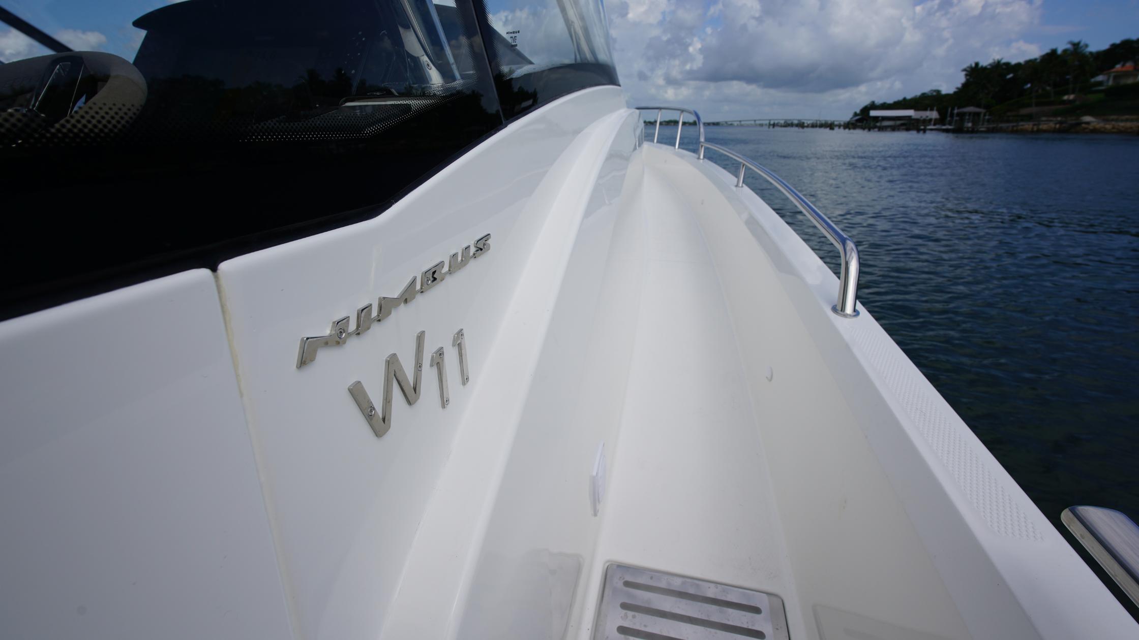 Nimbus-Weekender 11 #60 2025-In-Stock 2025 Nimbus W11 #60 FL-US-Nimbus Weekender 11 #60, 2025 model, sleek design on calm waters.-9829239 | Thumbnail