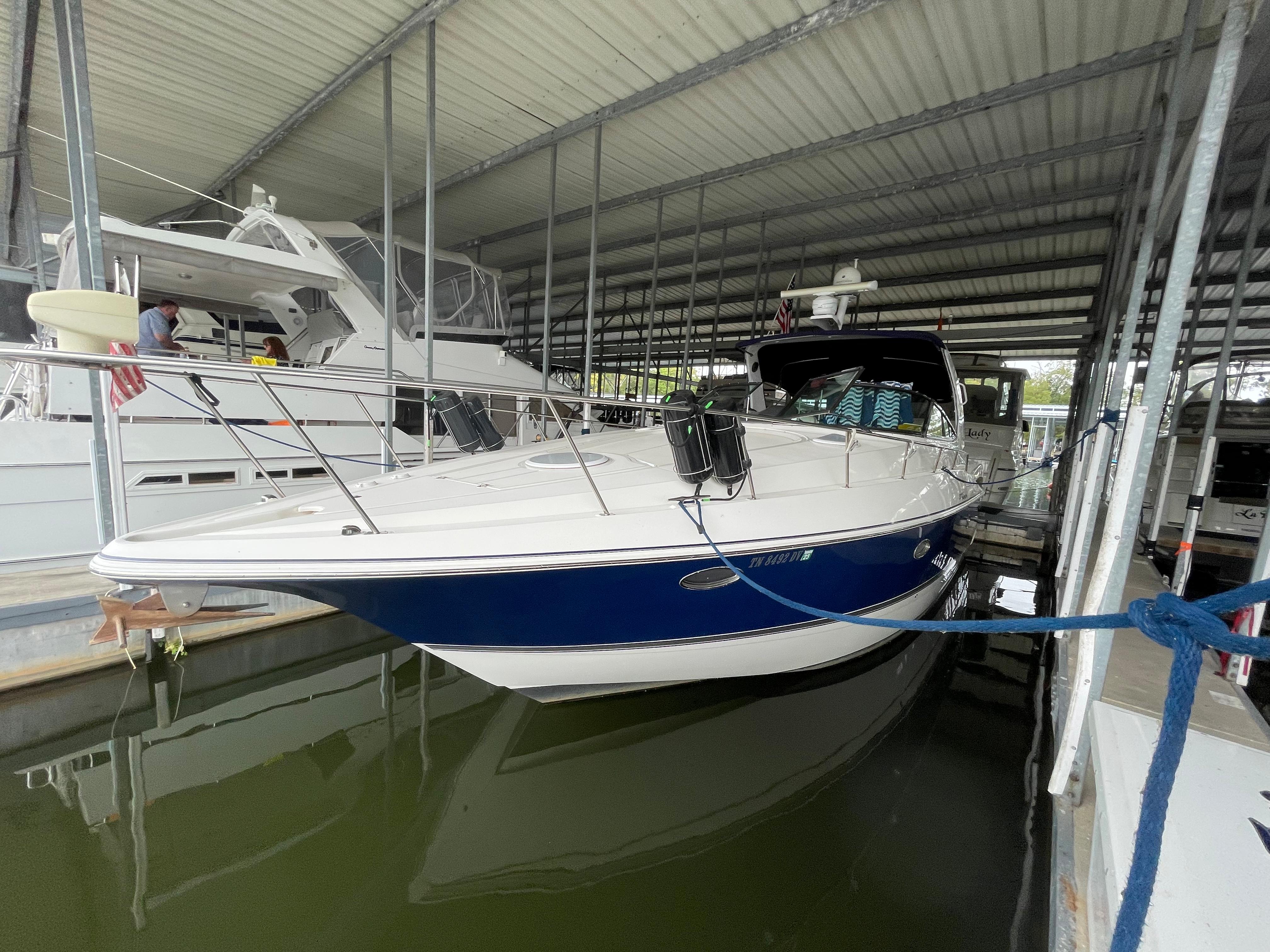 2004 cruisers yachts 370 express