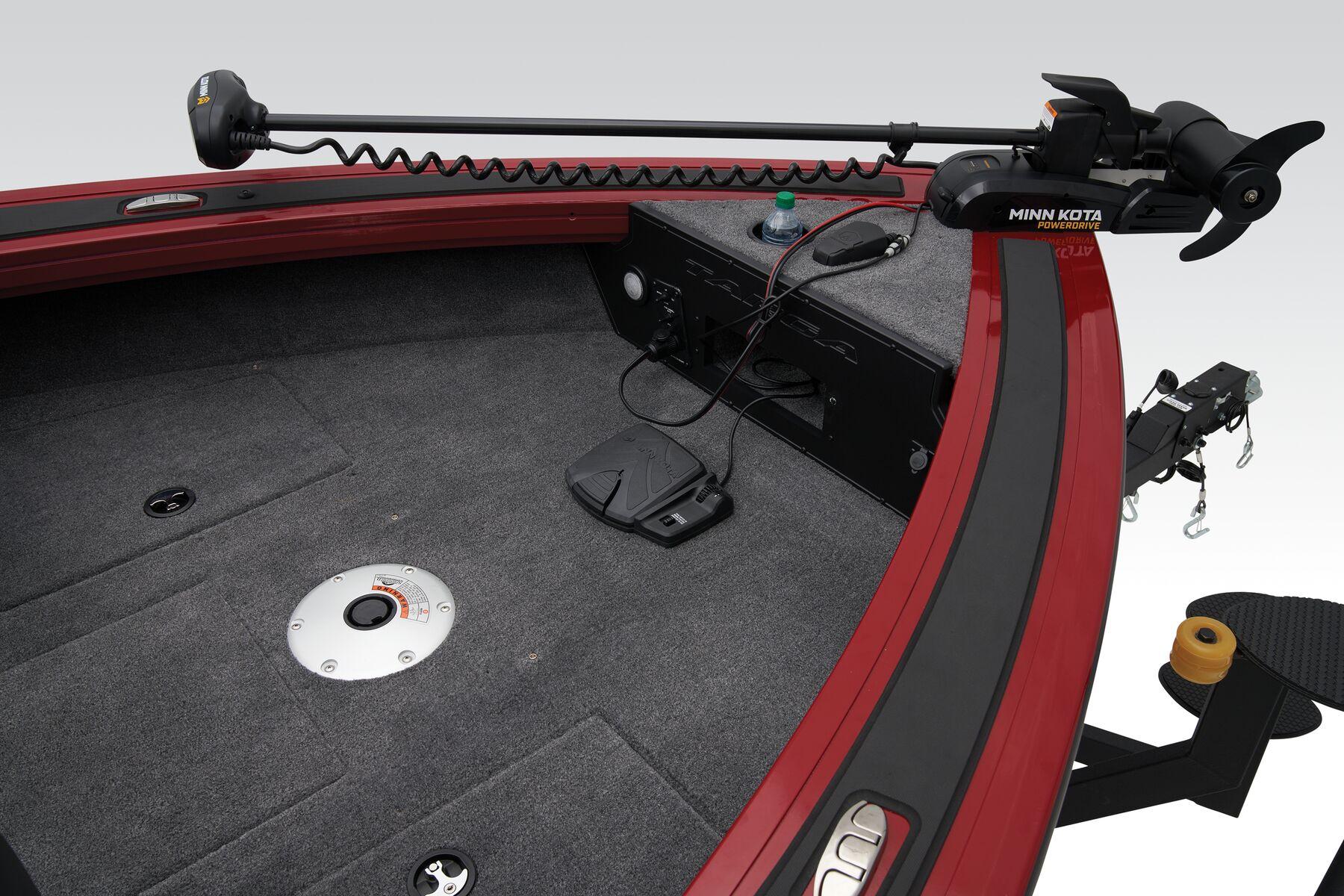 2026 Tracker Targa V-18 Combo Gallery