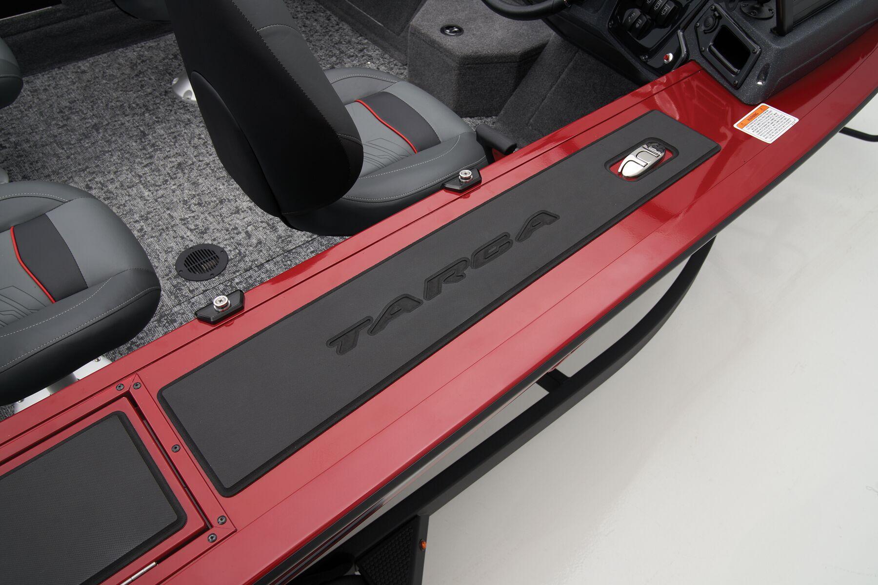 2026 Tracker Targa V-18 Combo Gallery