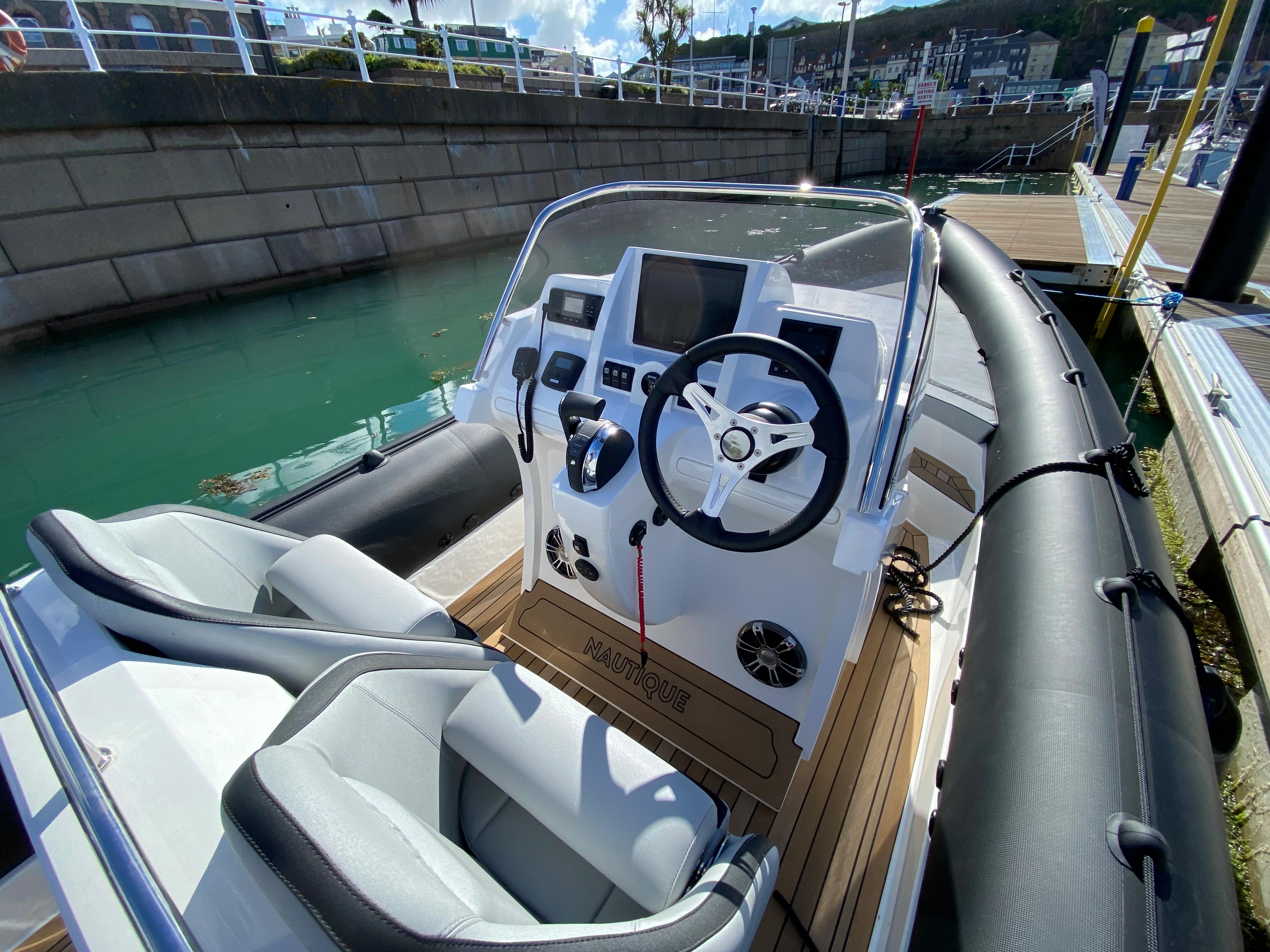 Cobra Ribs Nautique 8.7