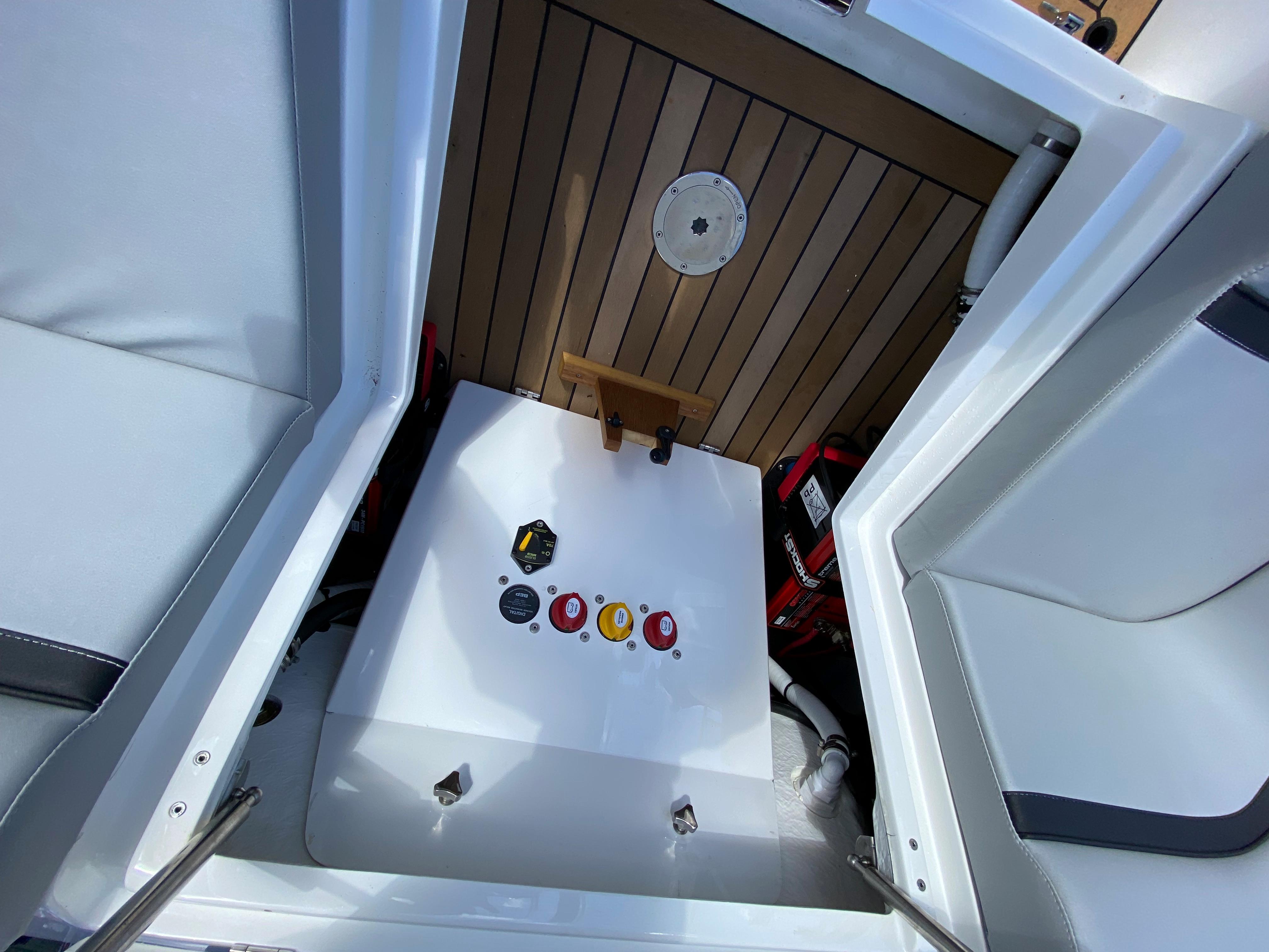 Cobra Ribs Nautique 8.7