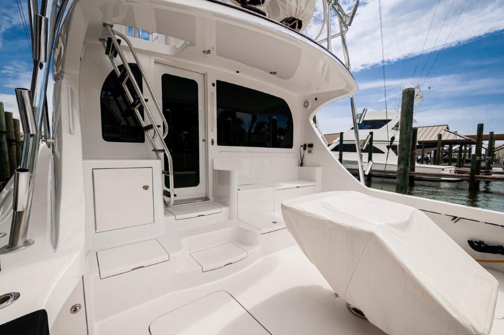 2016 Hatteras GT60  KNOT ON CALL  Cockpit 2