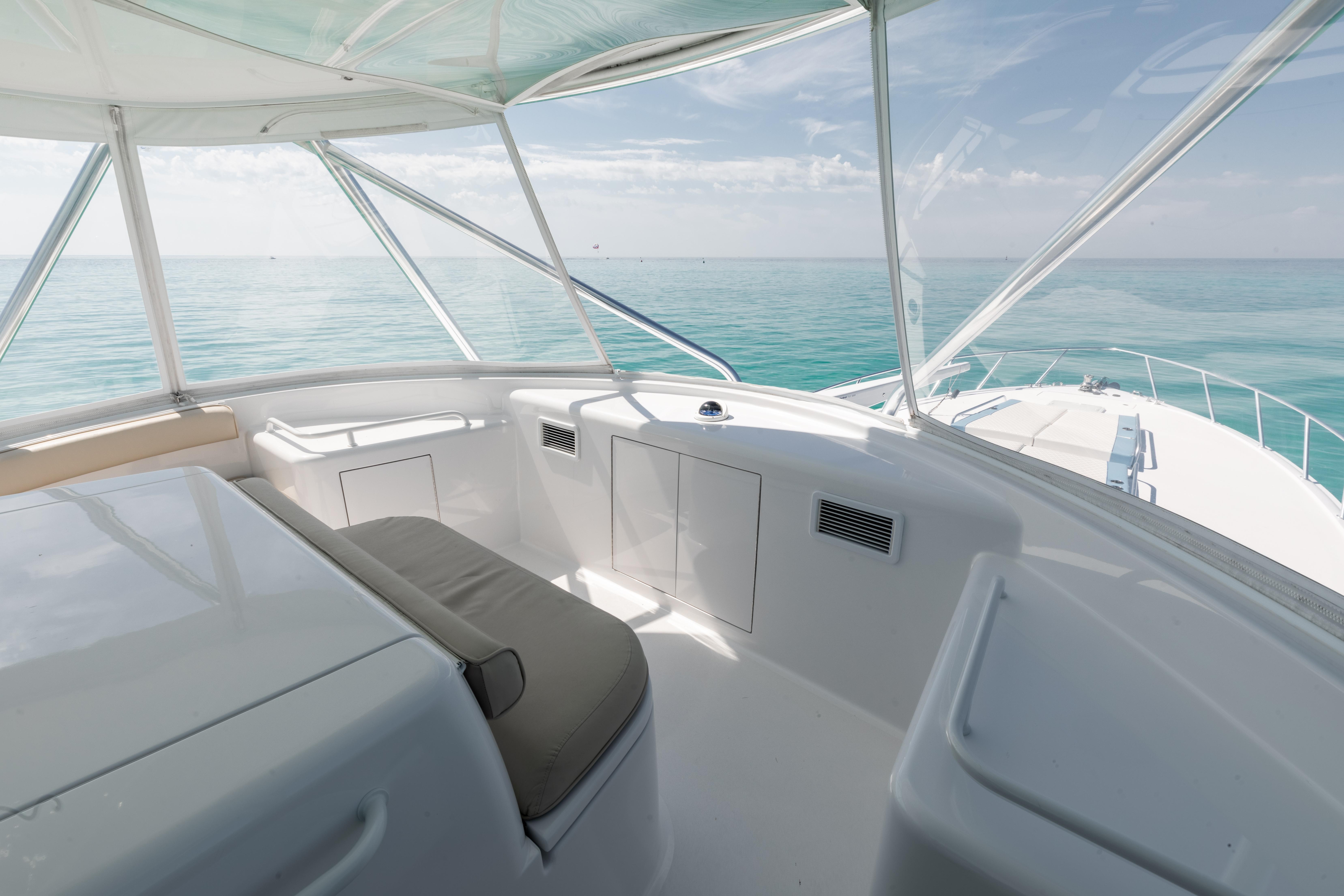 2016 Hatteras GT60  KNOT ON CALL  Flybridge Seating