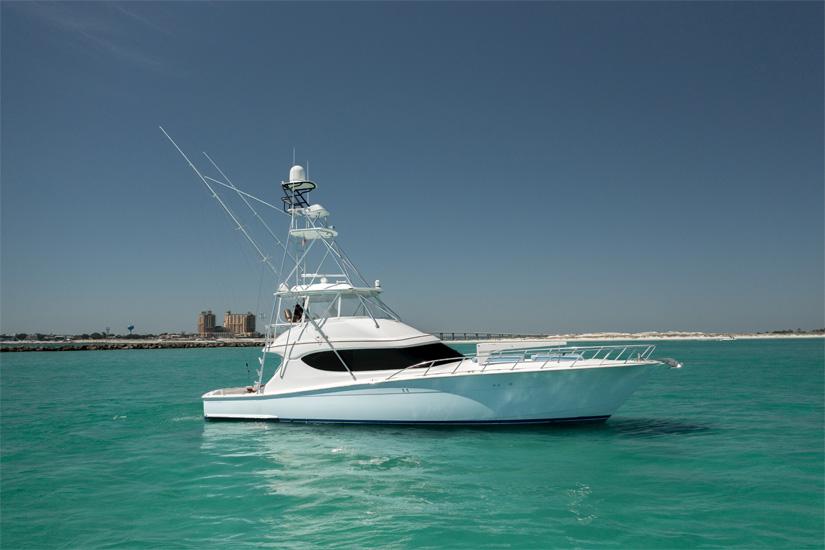 2016 Hatteras GT60  KNOT ON CALL  STBD Profile