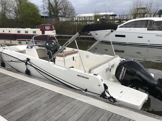Quicksilver Activ 755 Open