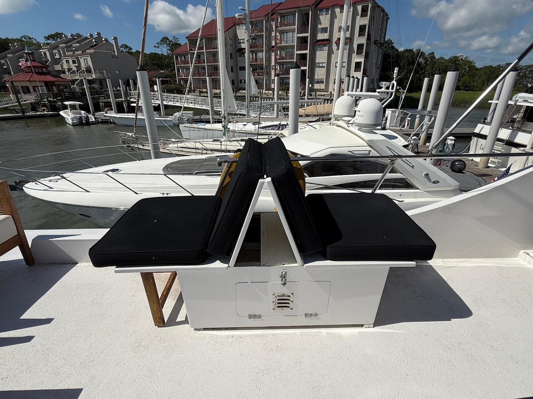 SC 10050 KM Knot 10 Yacht Sales