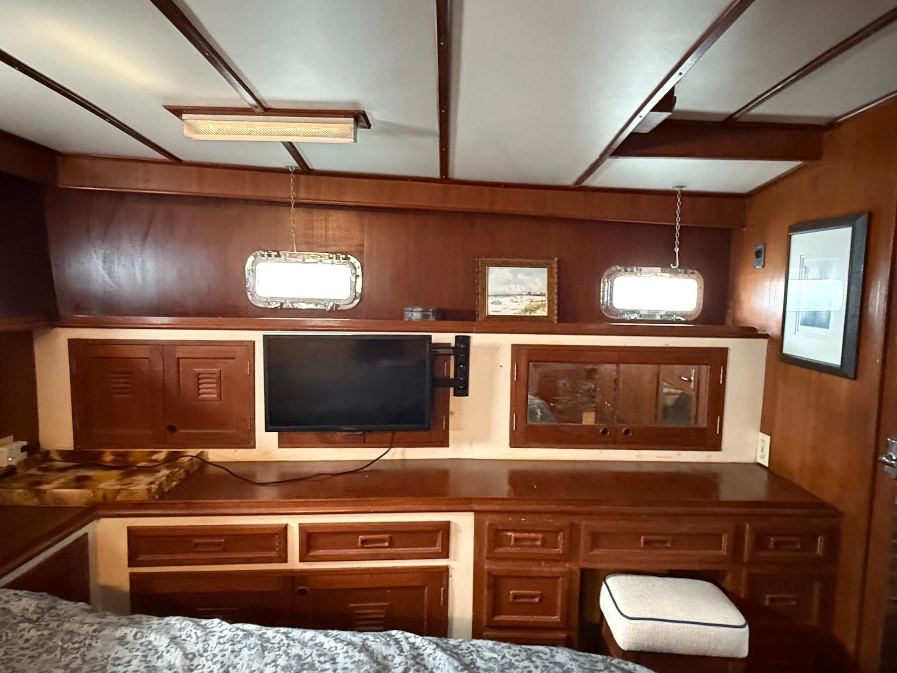 SC 10050 KM Knot 10 Yacht Sales