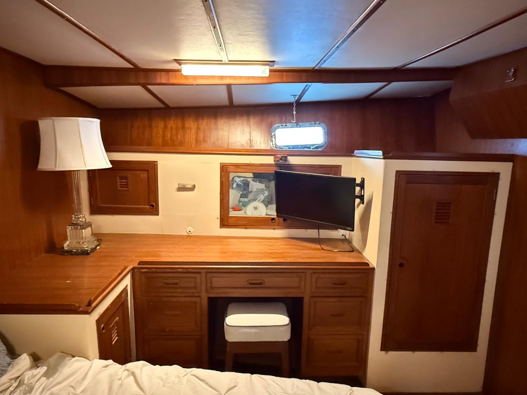 SC 10050 KM Knot 10 Yacht Sales