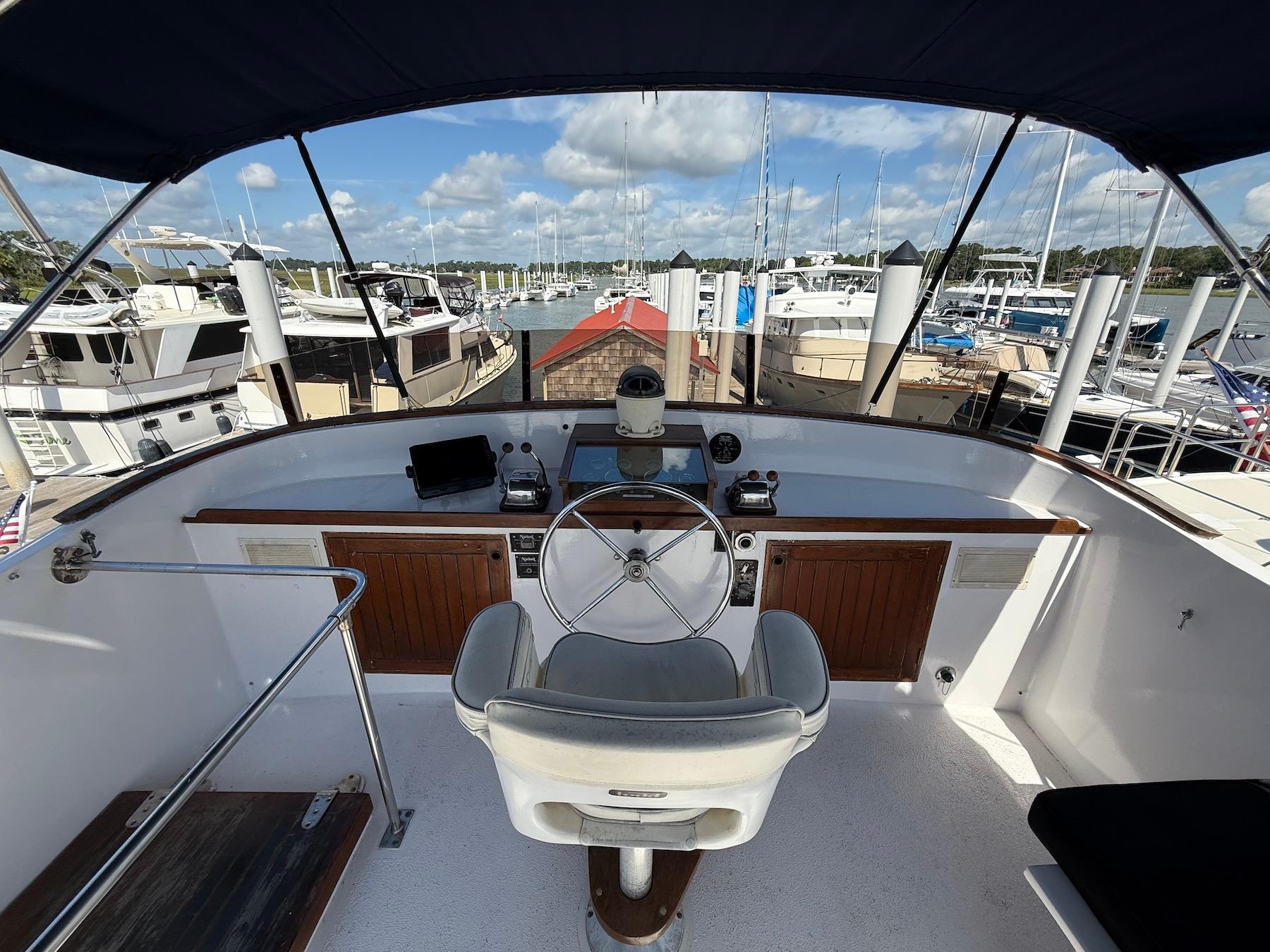 SC 10050 KM Knot 10 Yacht Sales