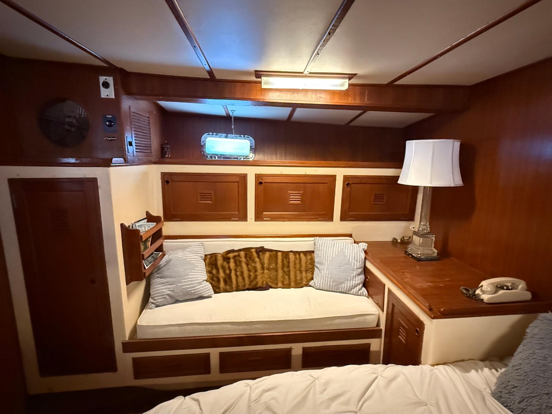 SC 10050 KM Knot 10 Yacht Sales