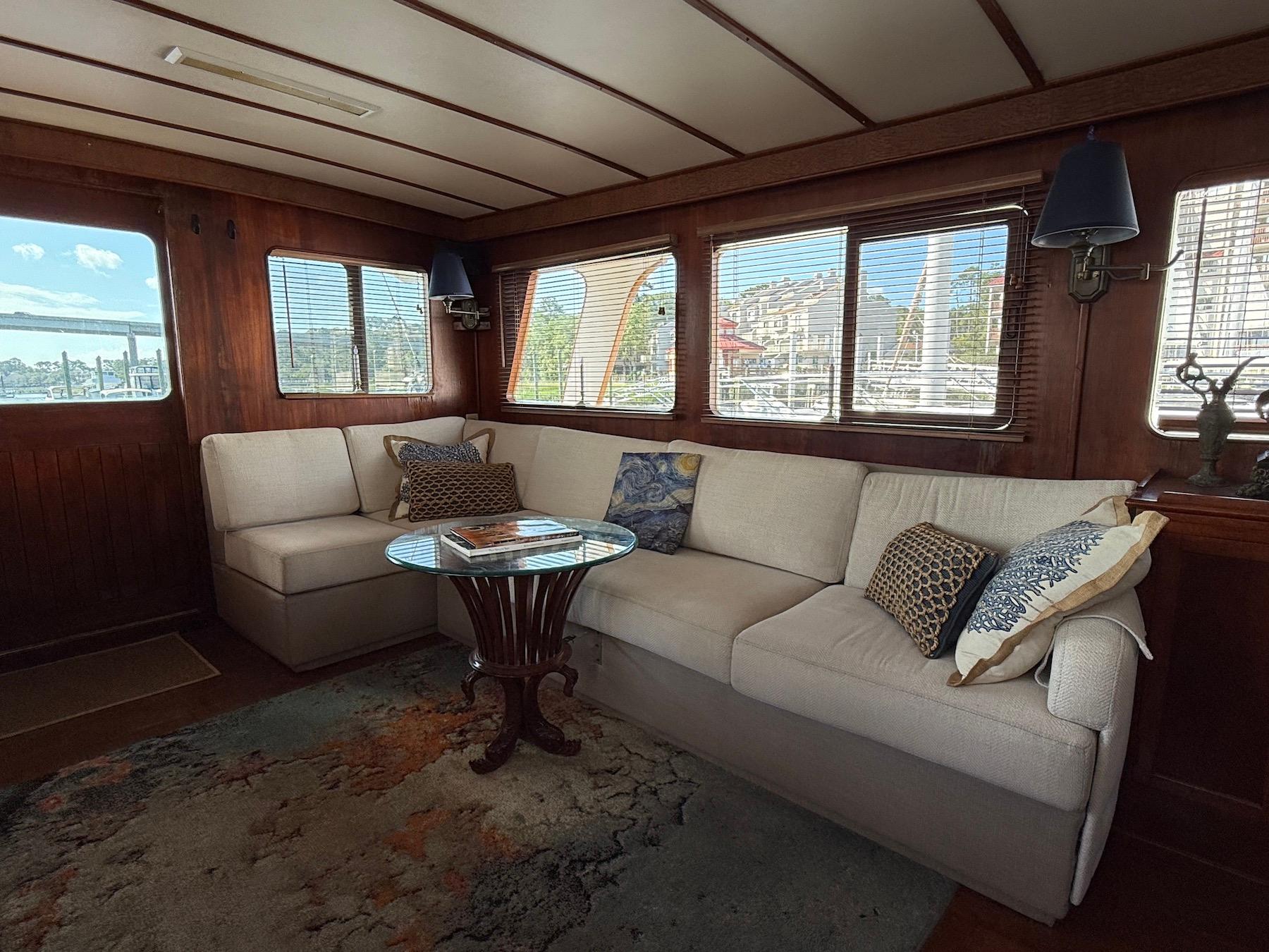 SC 10050 KM Knot 10 Yacht Sales