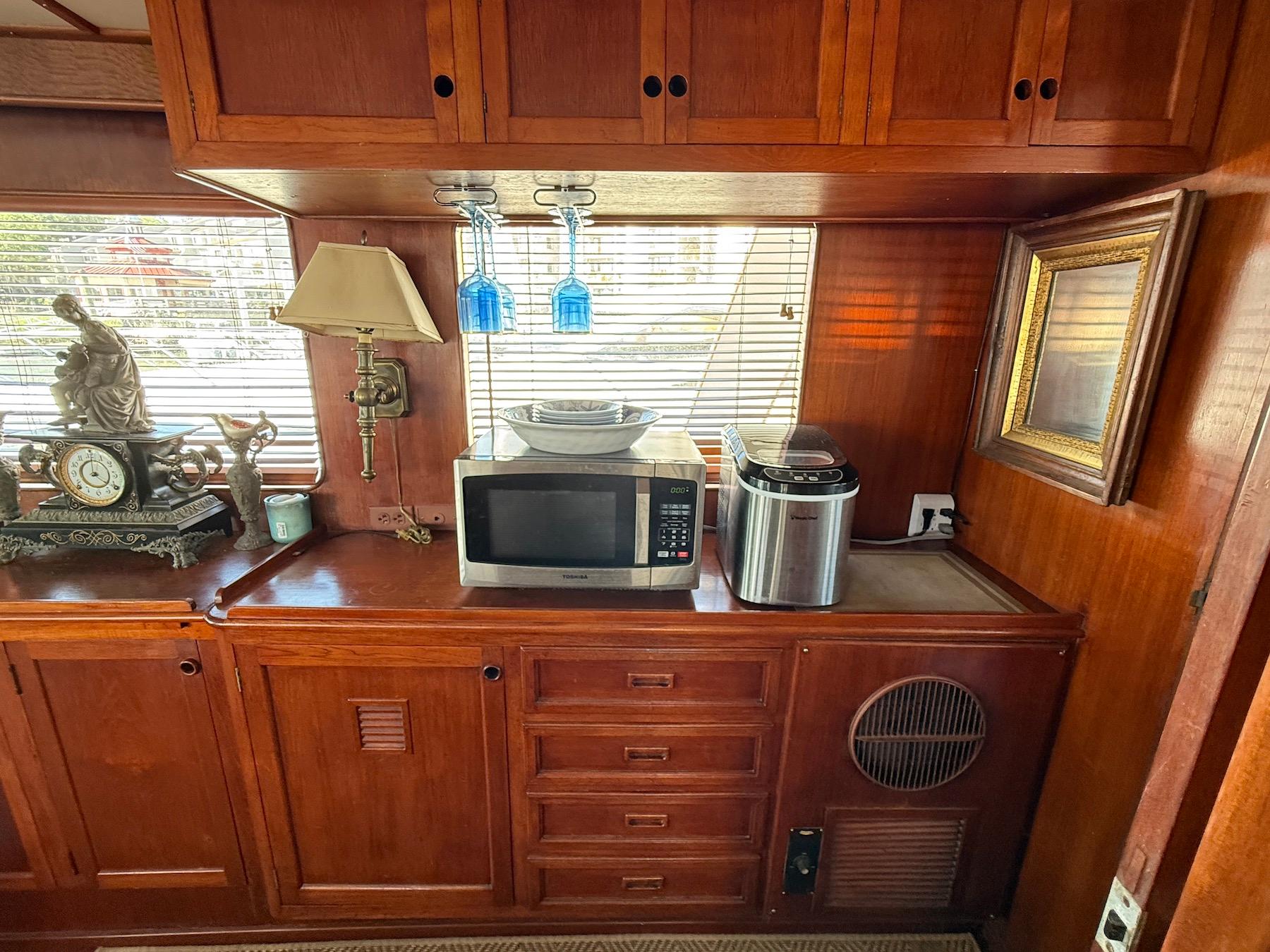 SC 10050 KM Knot 10 Yacht Sales