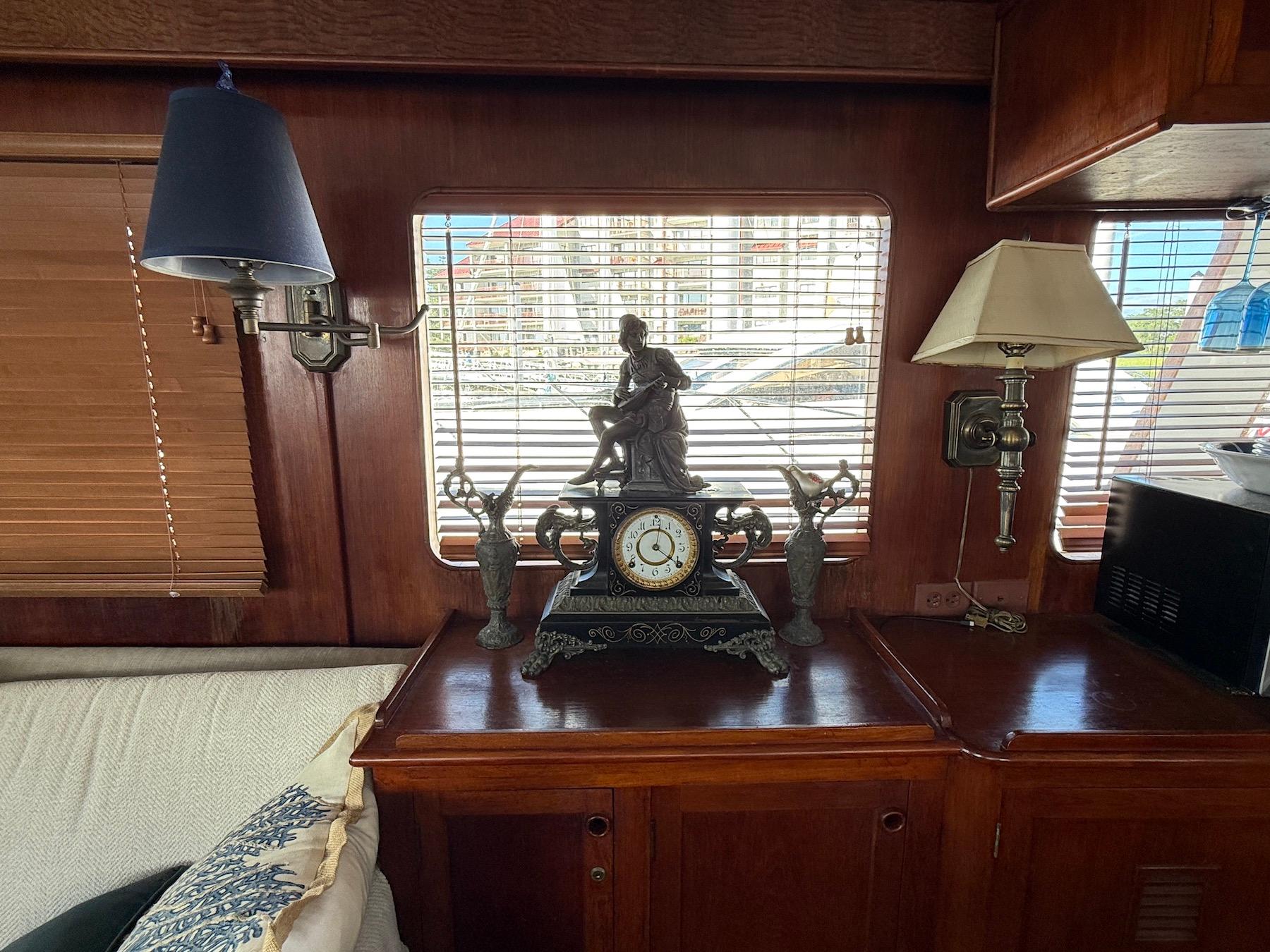 SC 10050 KM Knot 10 Yacht Sales
