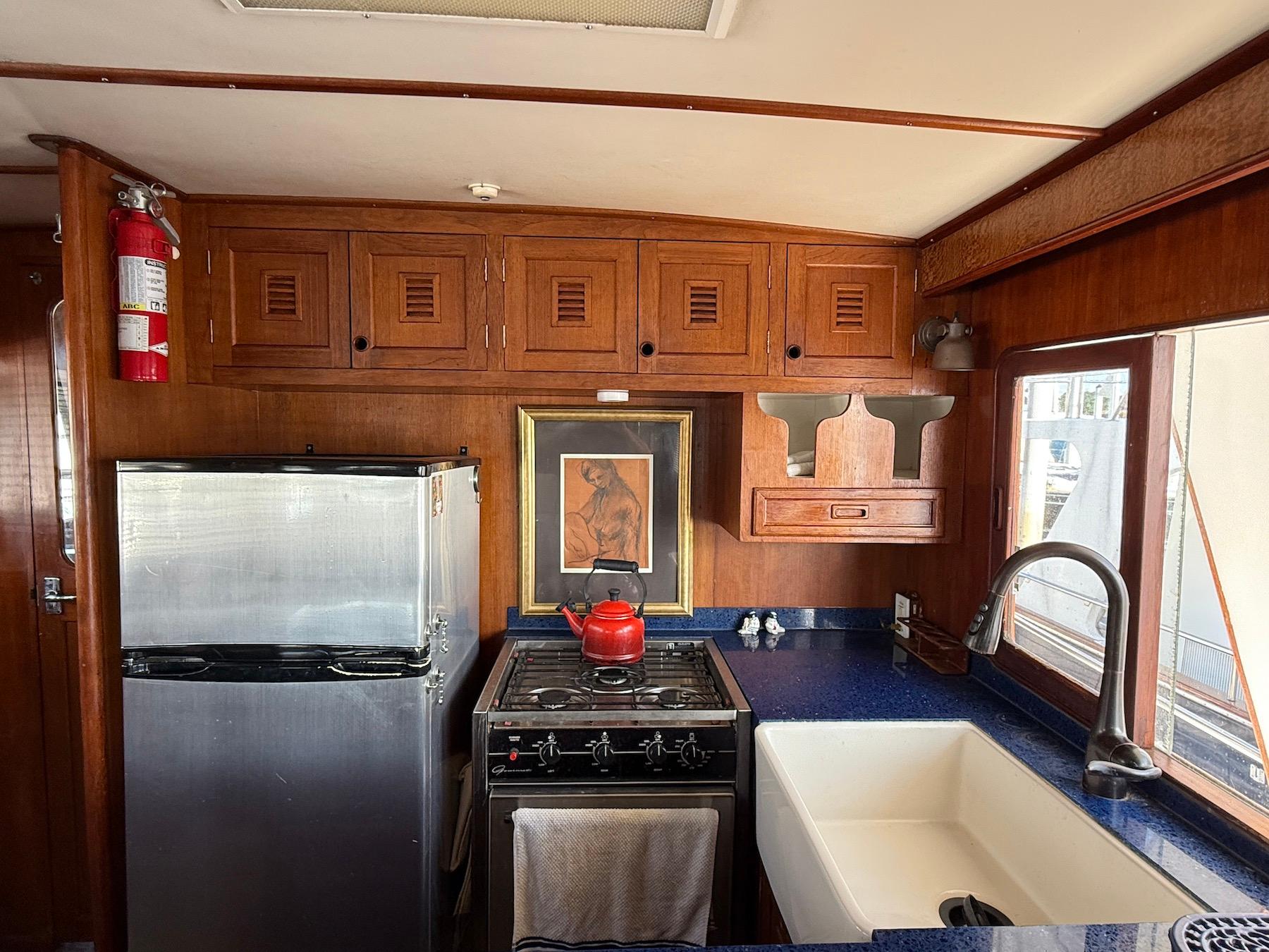 SC 10050 KM Knot 10 Yacht Sales