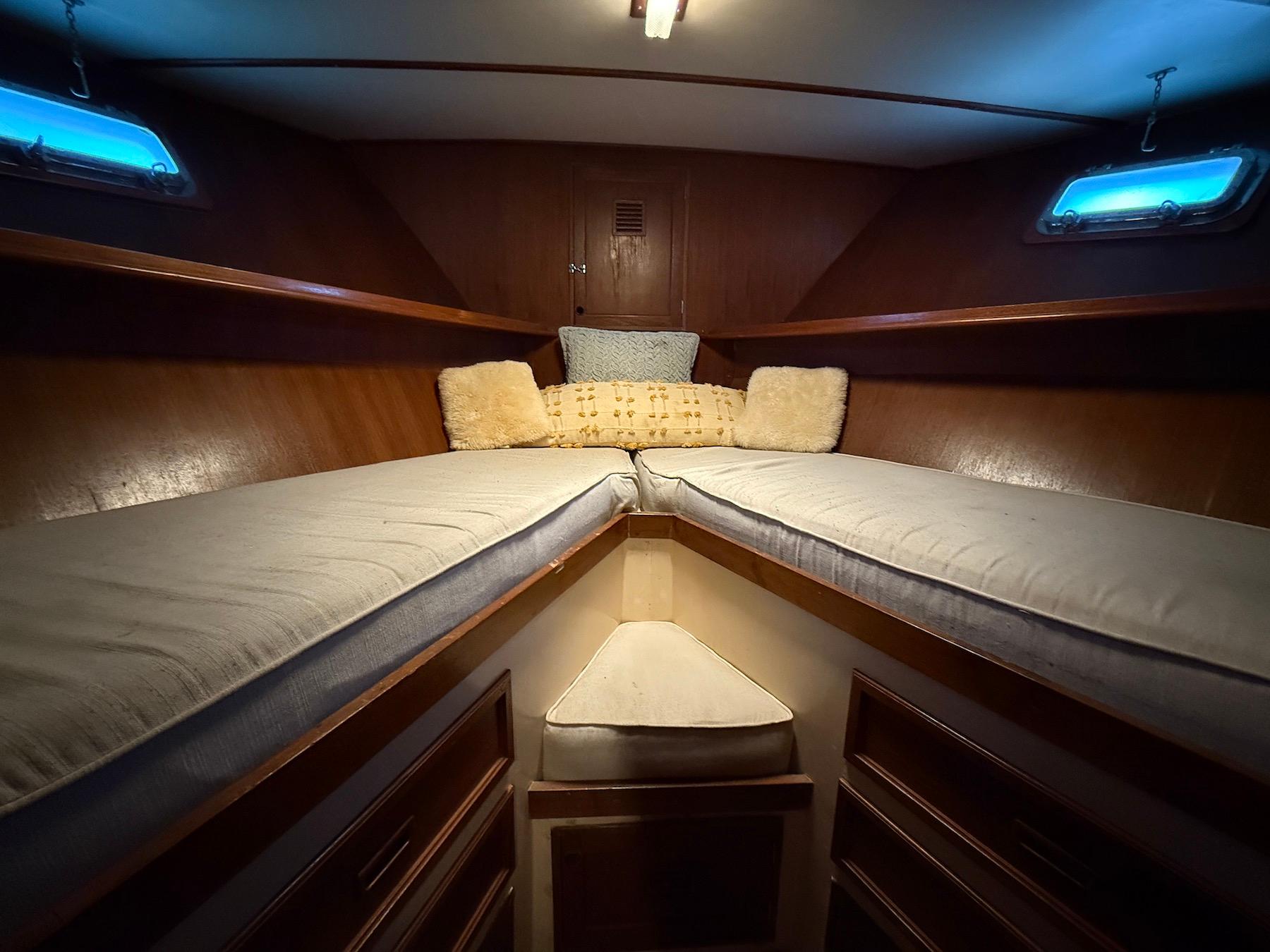 SC 10050 KM Knot 10 Yacht Sales