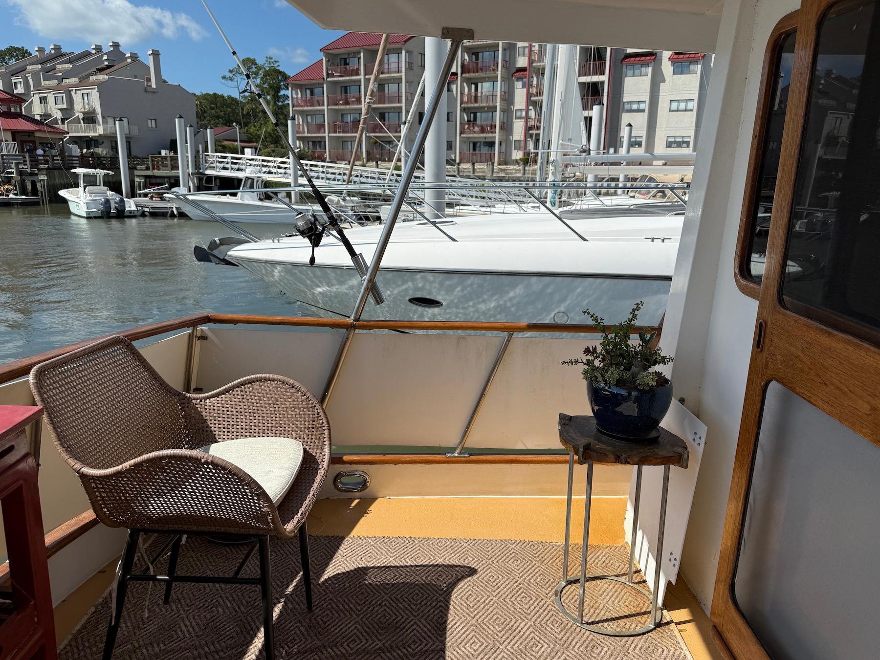 SC 10050 KM Knot 10 Yacht Sales
