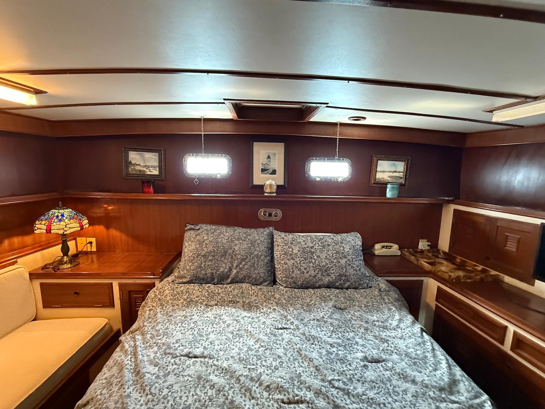 SC 10050 KM Knot 10 Yacht Sales