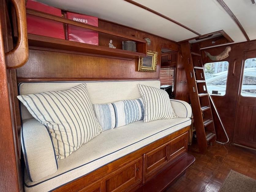 SC 10050 KM Knot 10 Yacht Sales