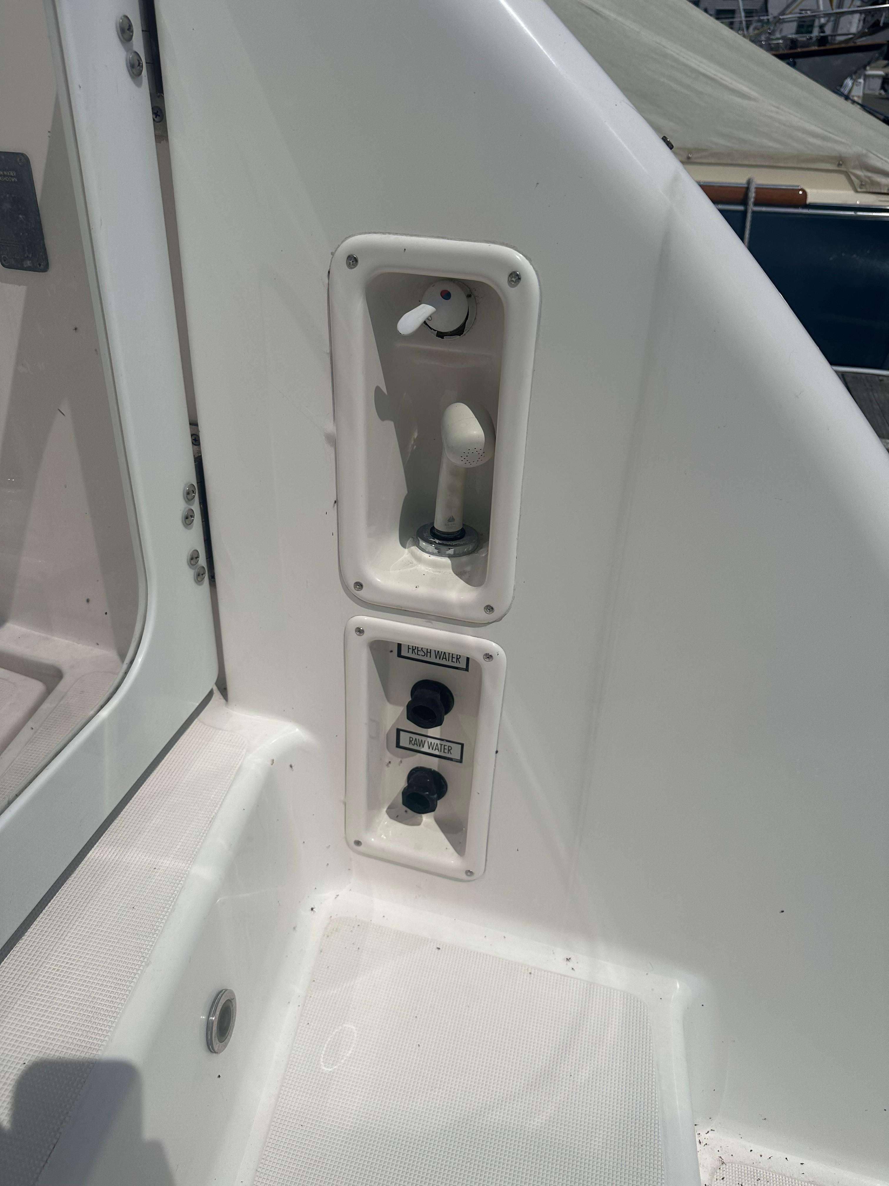 Tiara Yachts-4300 Sovran 2007-Selladoor (previously Czech Mate) WI-US-7809293 | Thumbnail
