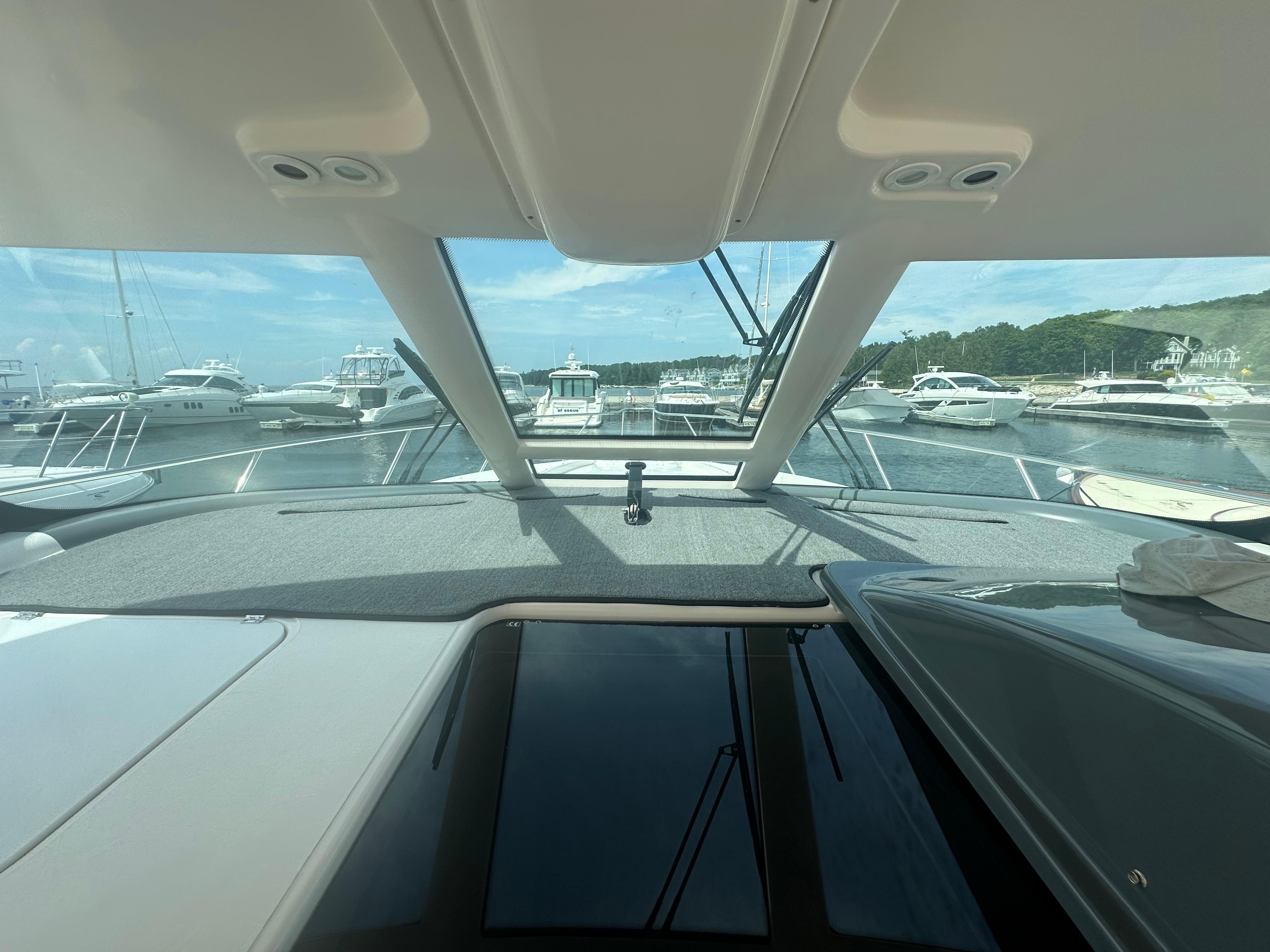 Tiara Yachts-4300 Sovran 2007-Selladoor (previously Czech Mate) WI-US-7809293 | Thumbnail