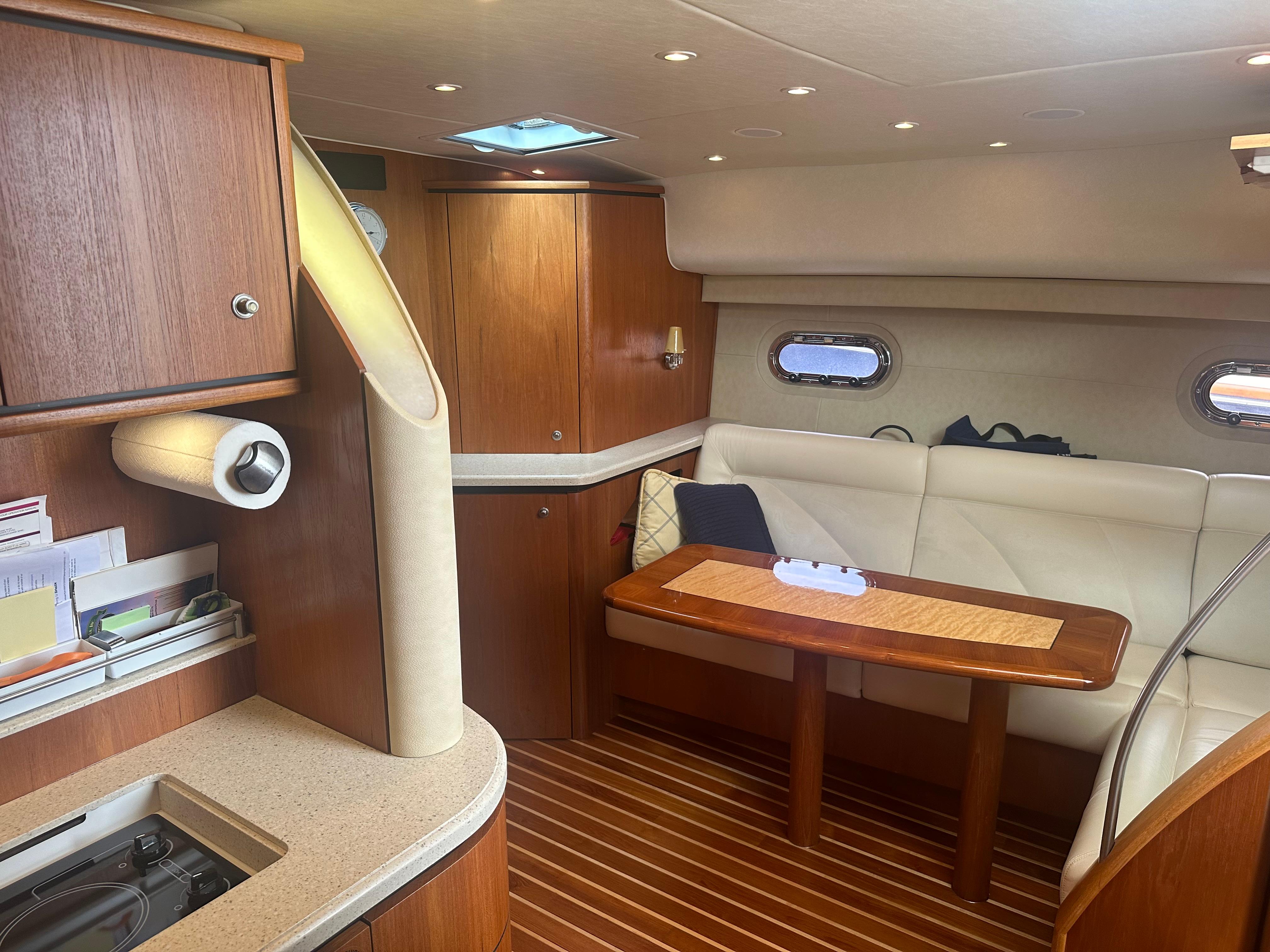 Tiara Yachts-4300 Sovran 2007-Selladoor (previously Czech Mate) WI-US-7809293 | Thumbnail