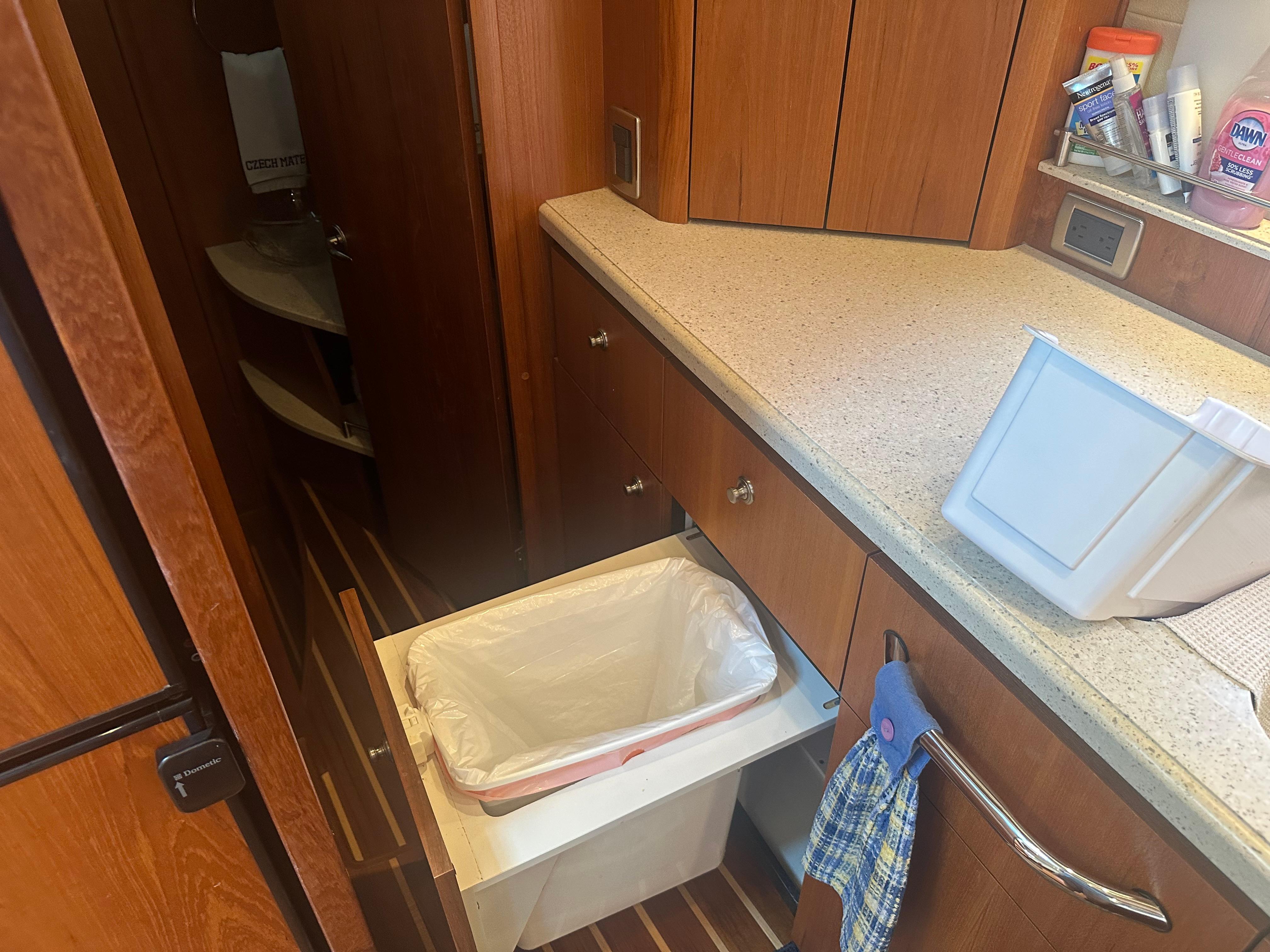 Tiara Yachts-4300 Sovran 2007-Selladoor (previously Czech Mate) WI-US-7809293 | Thumbnail