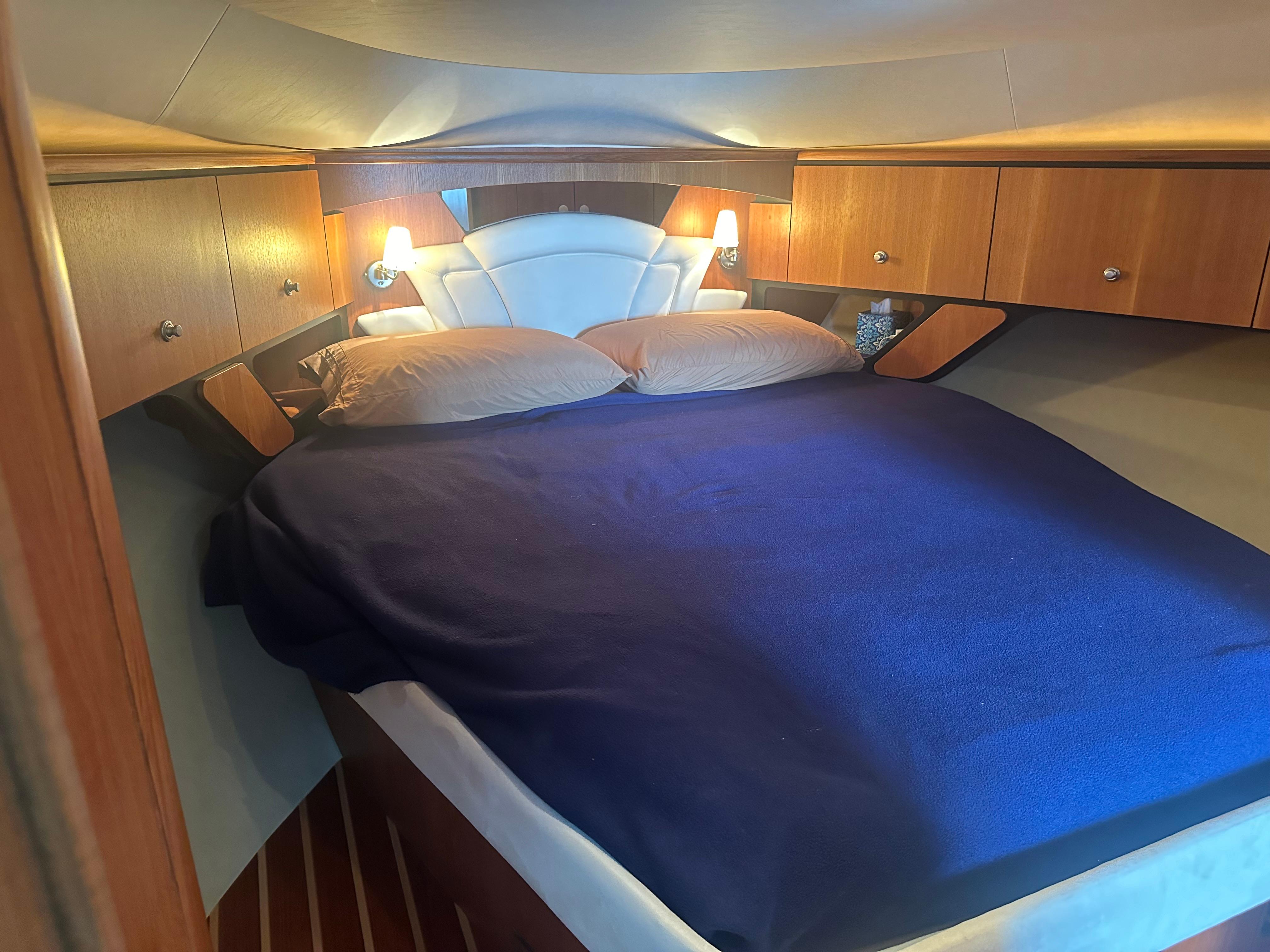 Tiara Yachts-4300 Sovran 2007-Selladoor (previously Czech Mate) WI-US-7809293 | Thumbnail