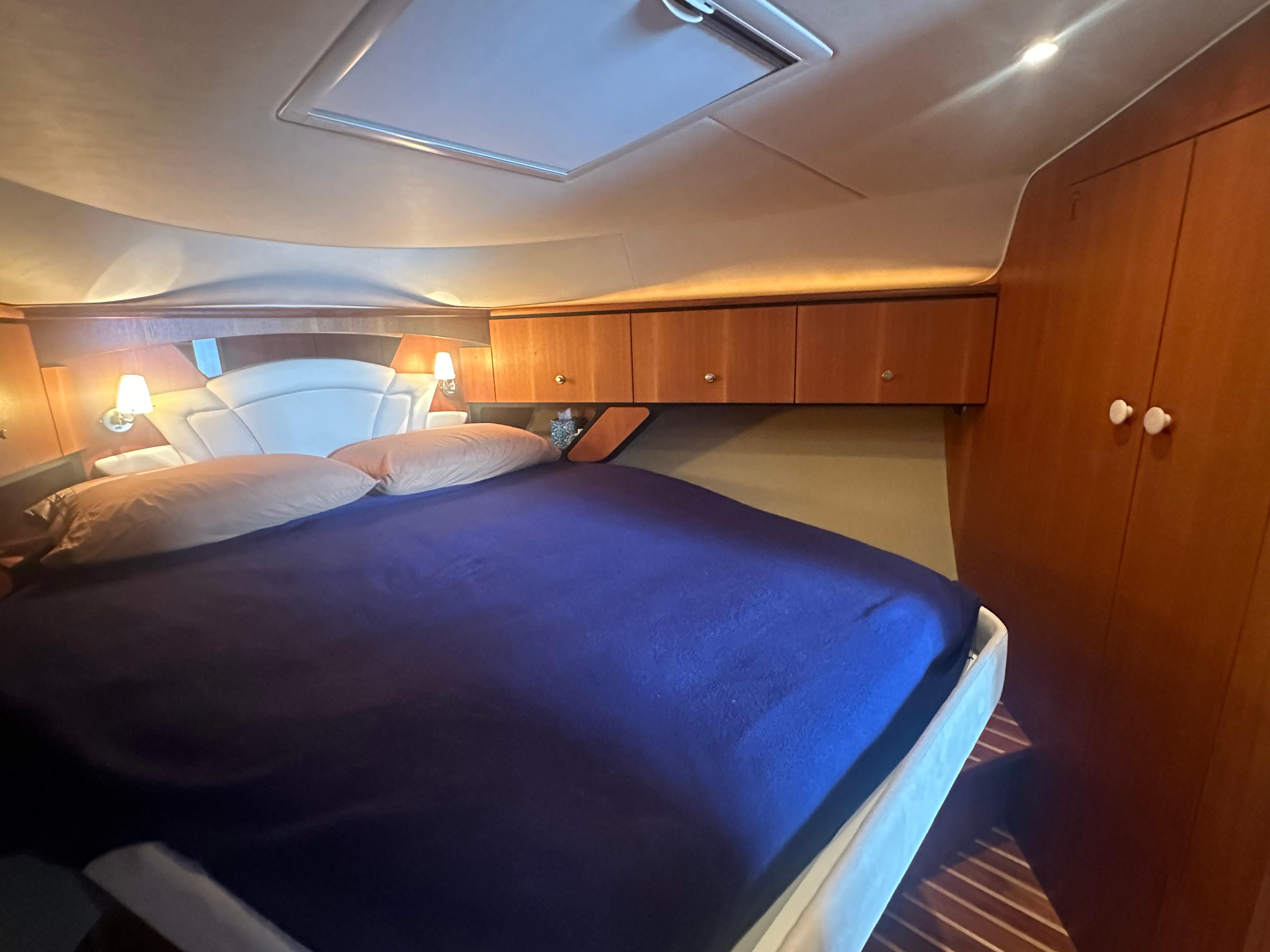 Tiara Yachts-4300 Sovran 2007-Selladoor (previously Czech Mate) WI-US-7809293 | Thumbnail