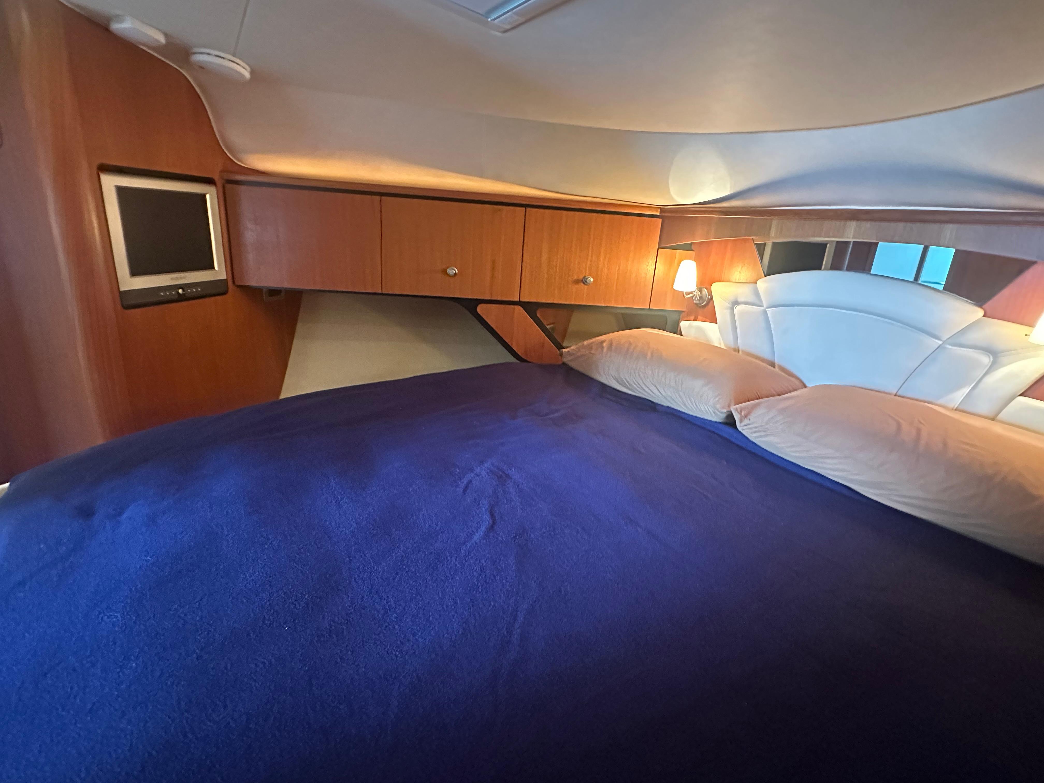 Tiara Yachts-4300 Sovran 2007-Selladoor (previously Czech Mate) WI-US-7809293 | Thumbnail