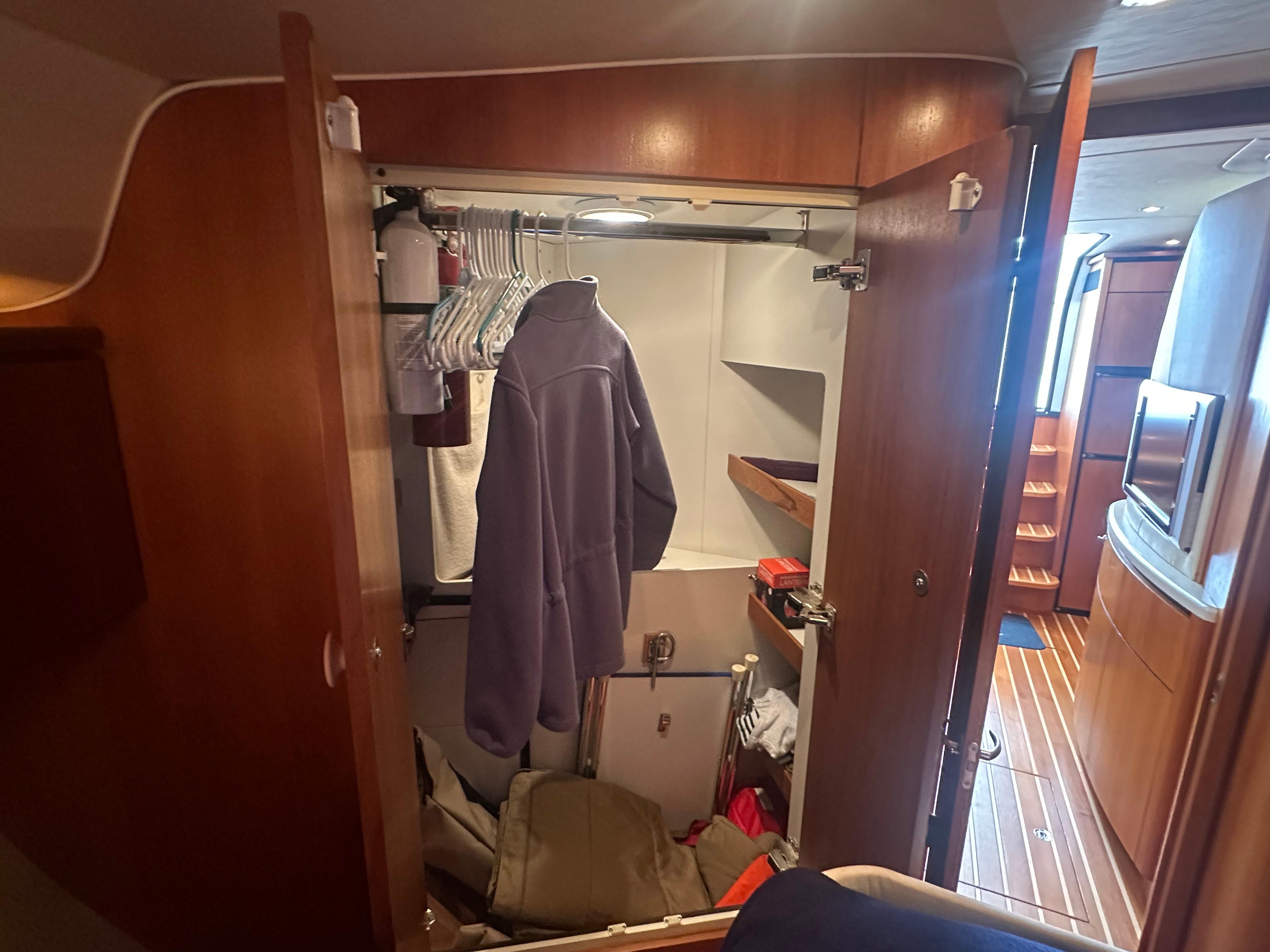 Tiara Yachts-4300 Sovran 2007-Selladoor (previously Czech Mate) WI-US-7809293 | Thumbnail