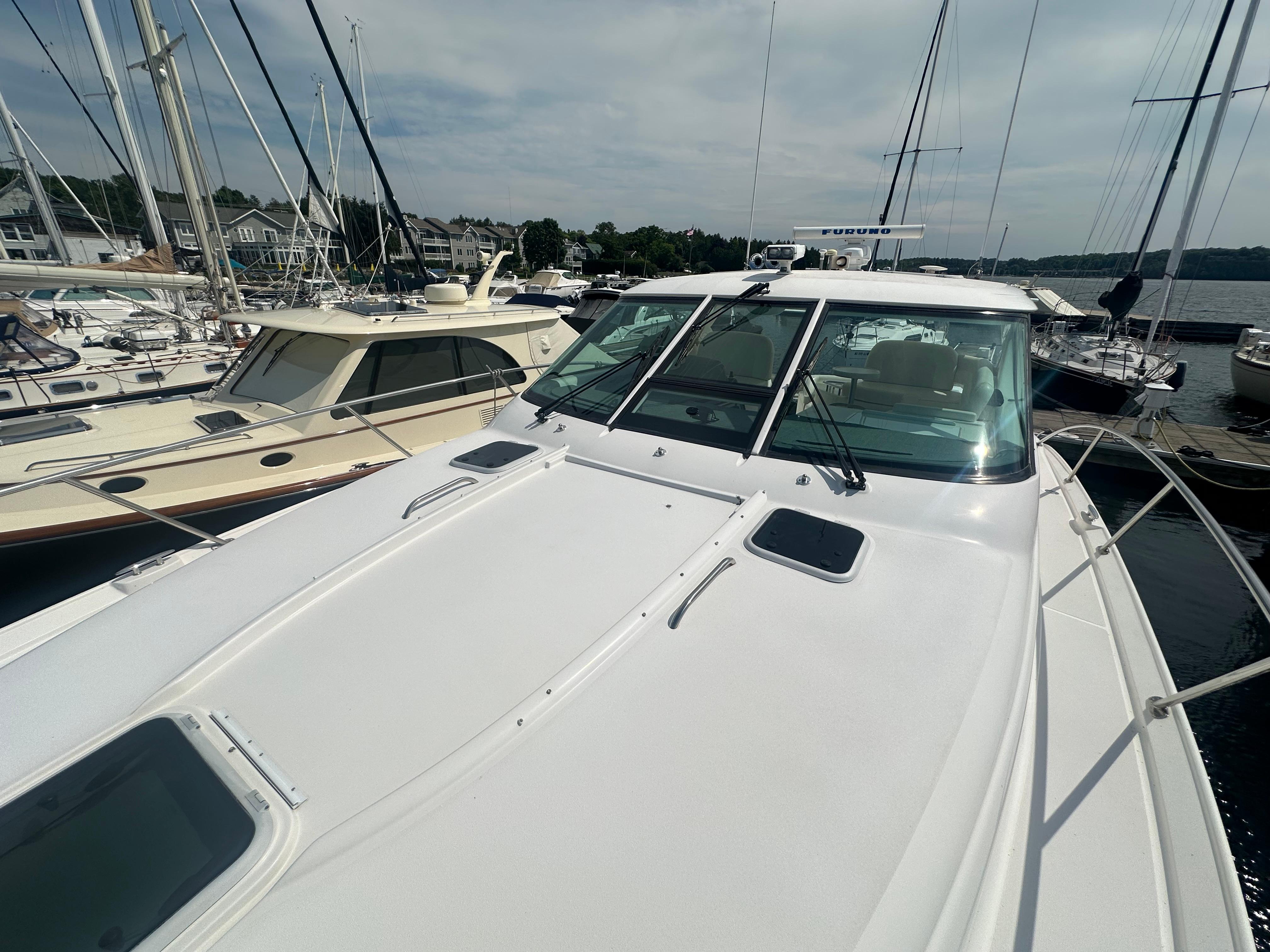 Tiara Yachts-4300 Sovran 2007-Selladoor (previously Czech Mate) WI-US-7809293 | Thumbnail