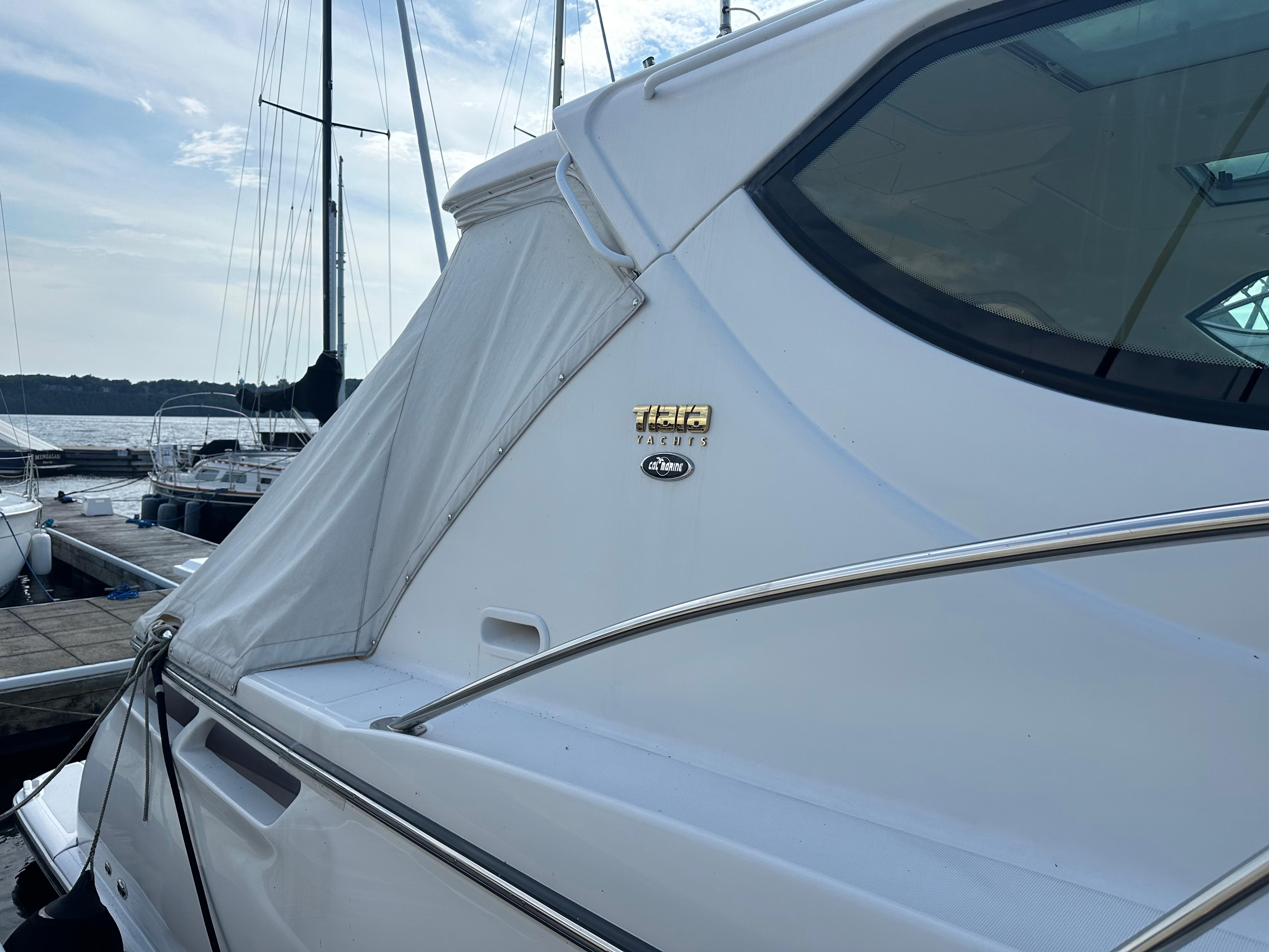 Tiara Yachts-4300 Sovran 2007-Selladoor (previously Czech Mate) WI-US-7809293 | Thumbnail