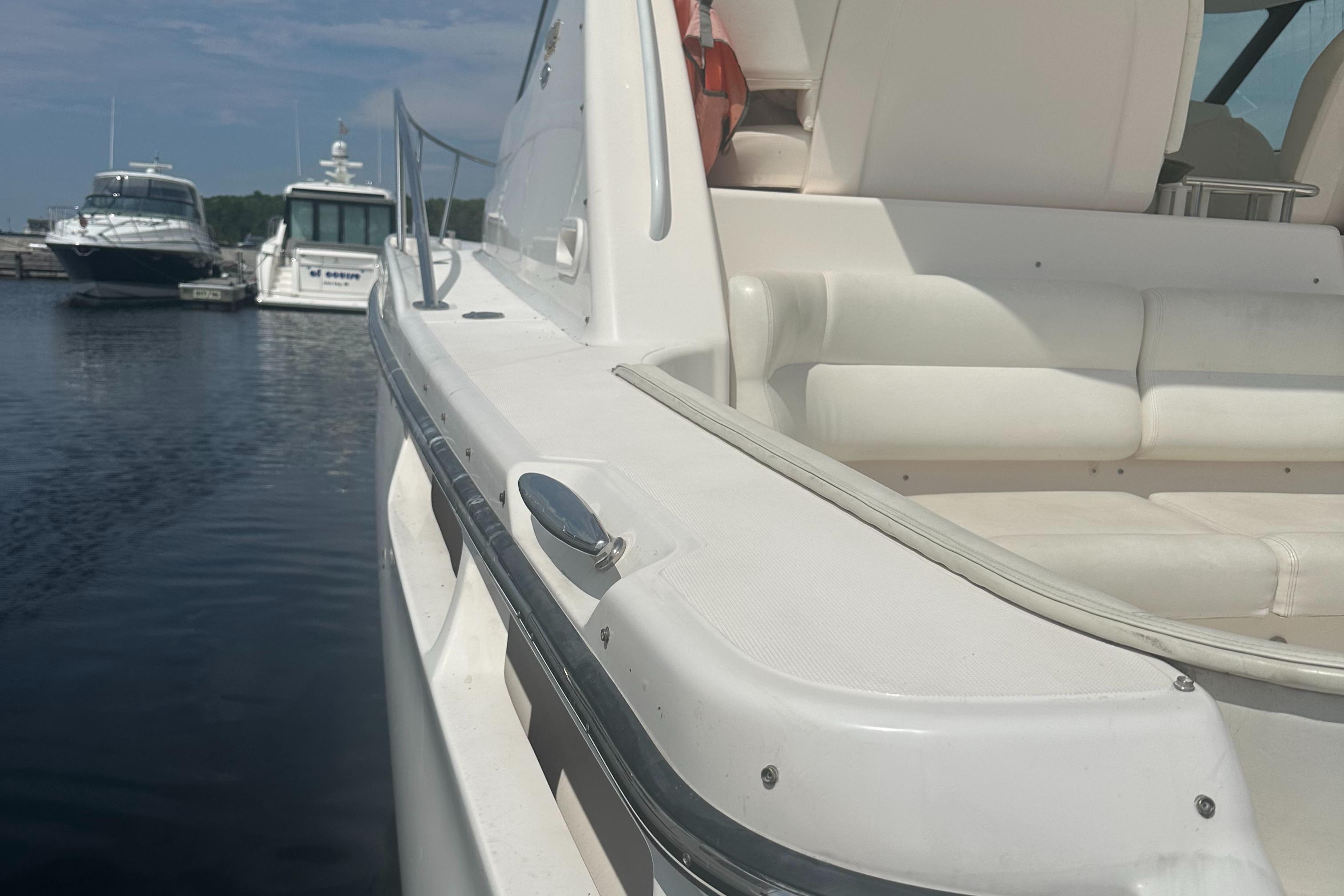 Tiara Yachts-4300 Sovran 2007-Selladoor (previously Czech Mate) WI-US-7809293 | Thumbnail